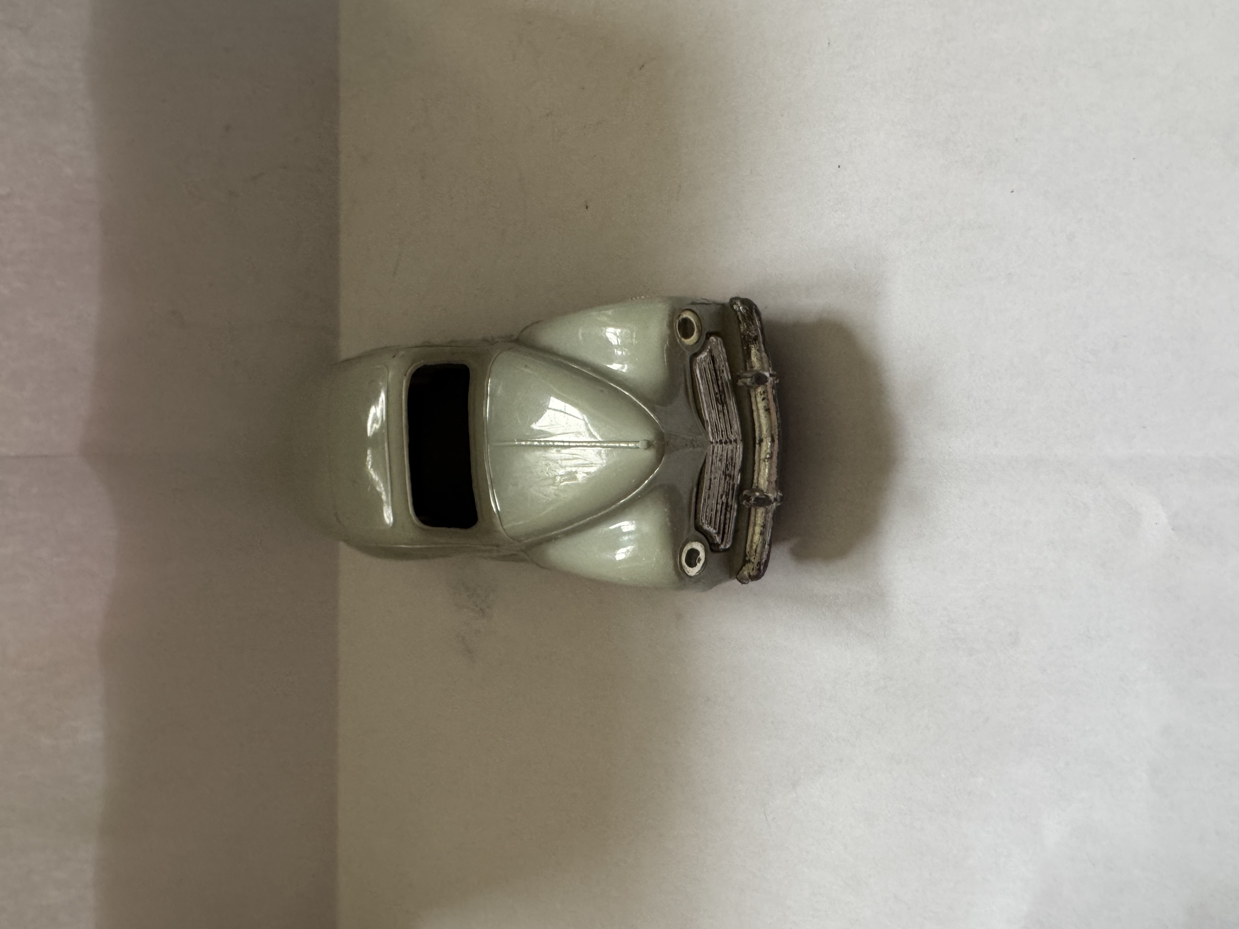 Voiture miniature vintage