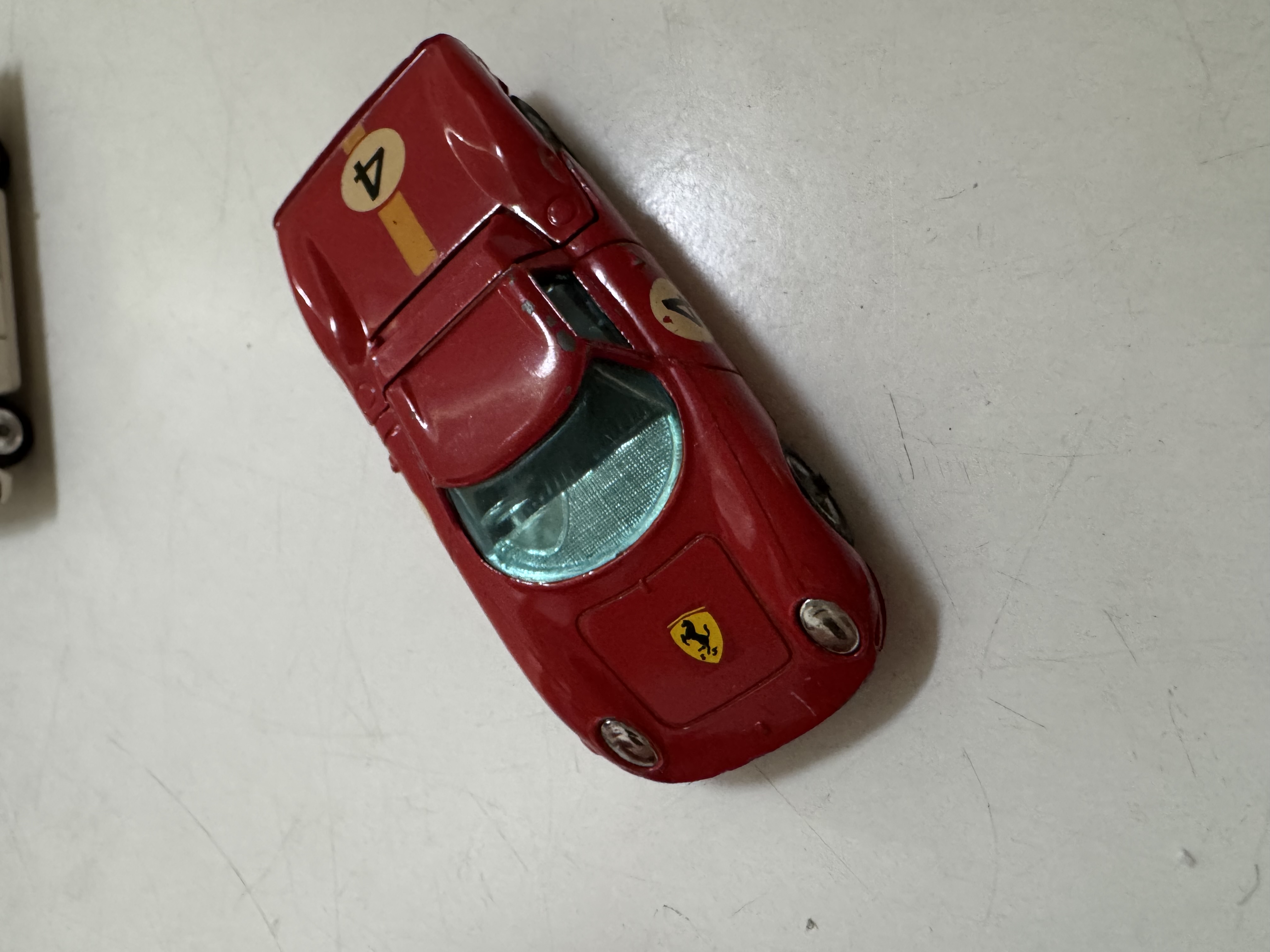 Voiture miniature Ferrari