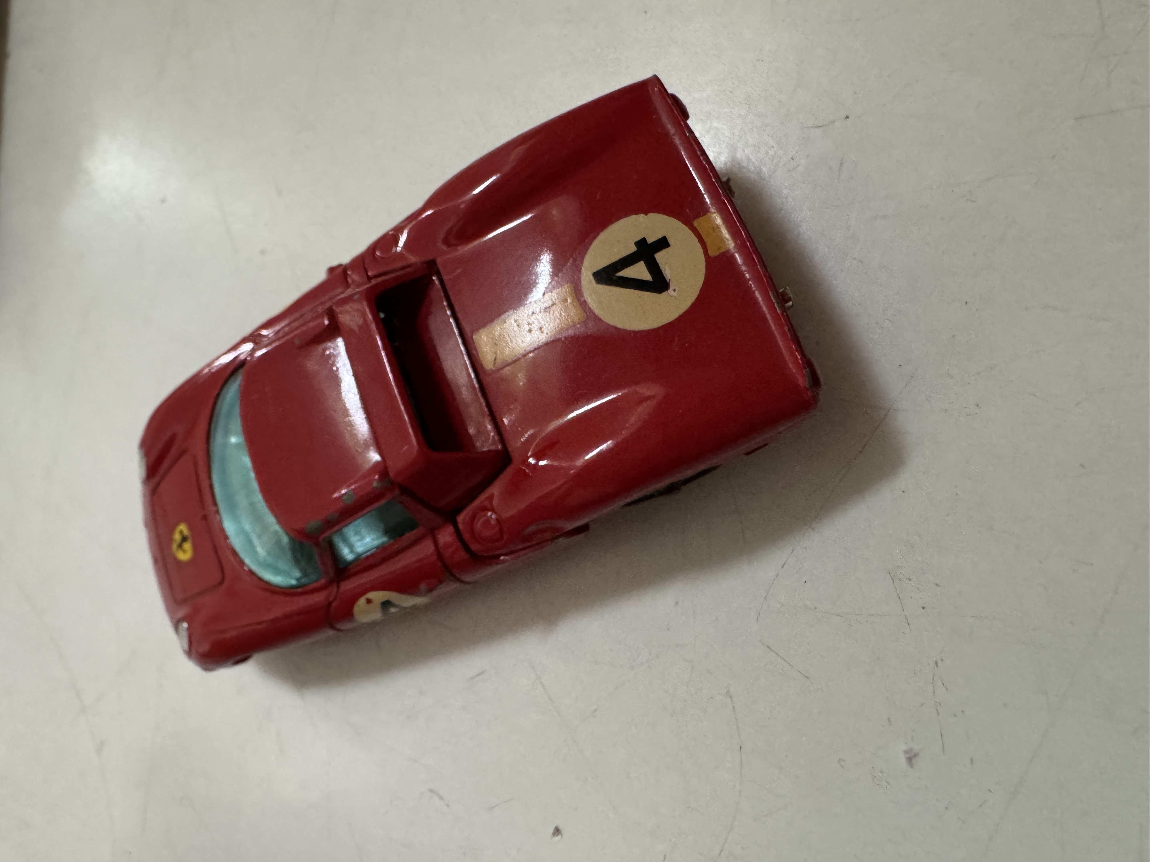 Voiture miniature Ferrari