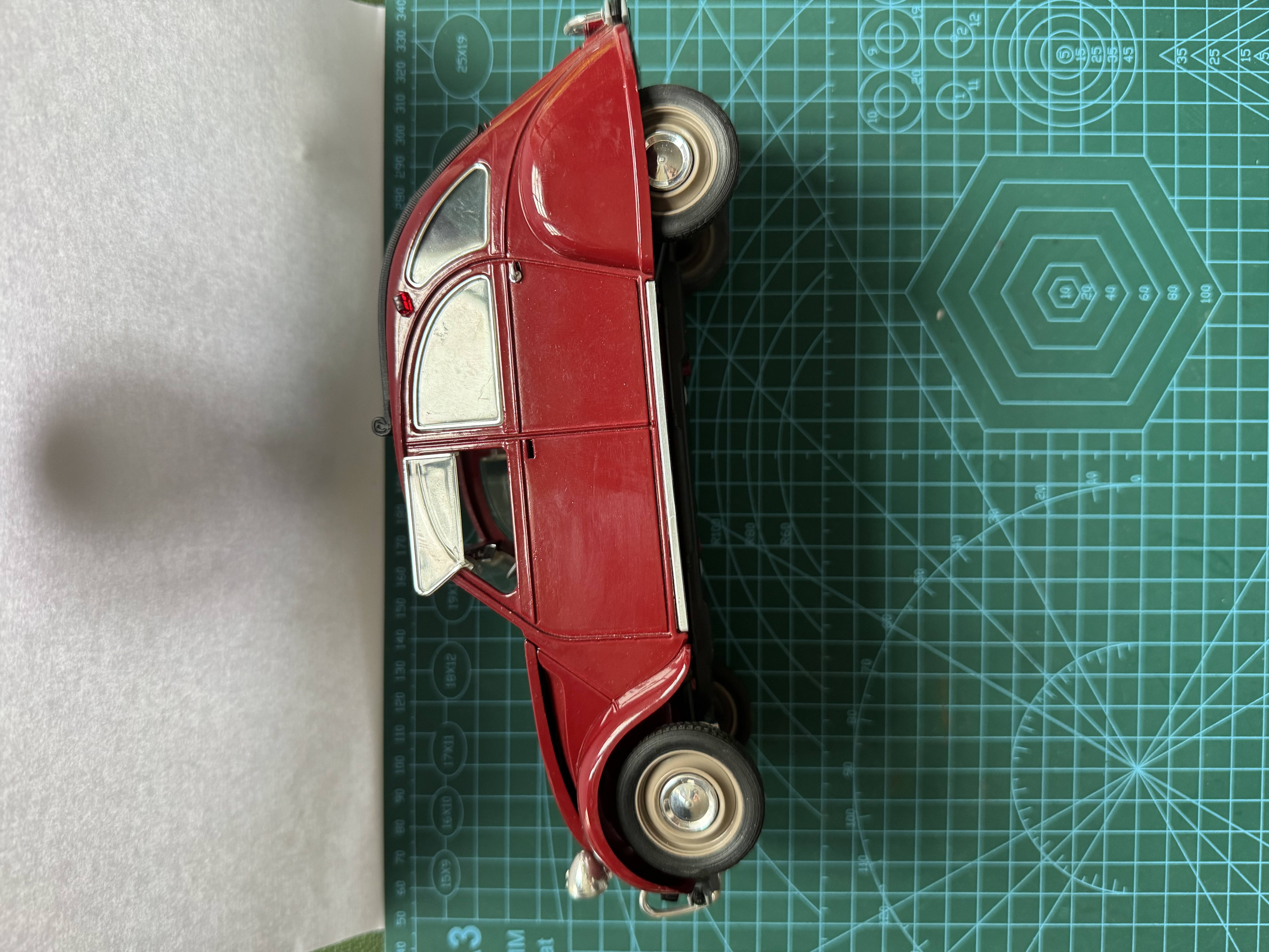 Voiture miniature vintage 2CV SOLIDO