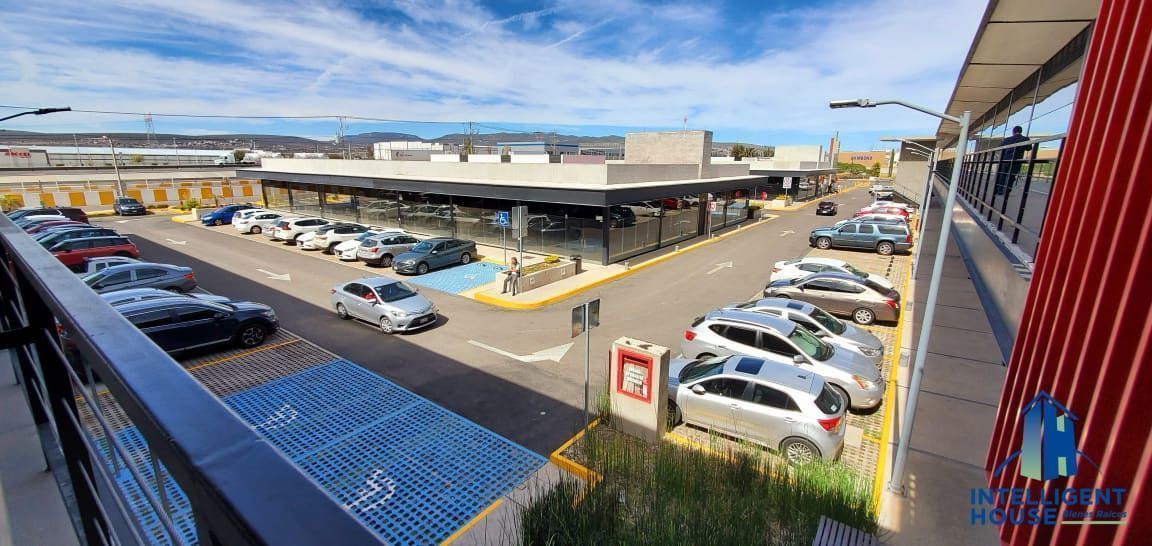 LOCAL EN RENTA, PLAZA COMERCIAL CHECK POINT