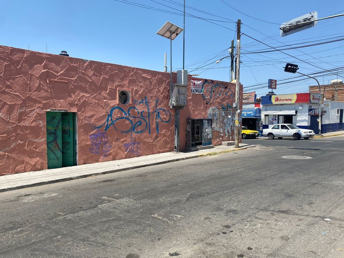 LOCAL COMERCIAL EN COL. ESPAÑA, QUERÉTARO