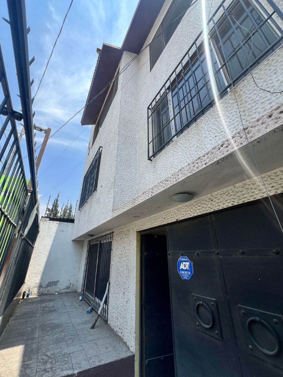 EDIFICIO EN RENTA SOBRE AV. CONSTITUYENTES