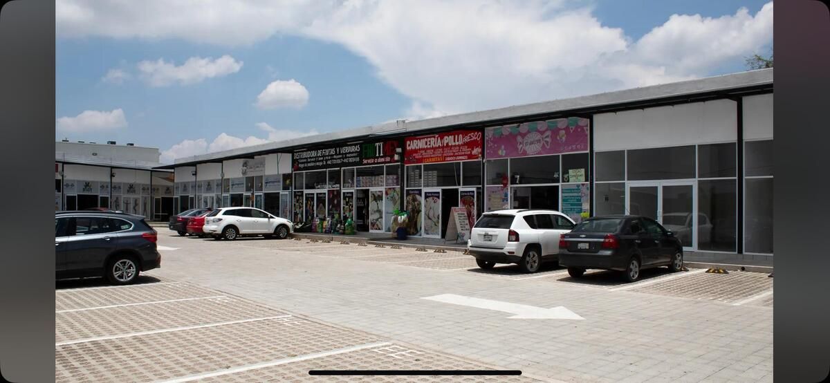 LOCAL COMERCIAL, SOBRE BOULEVARD PEÑA FLOR.