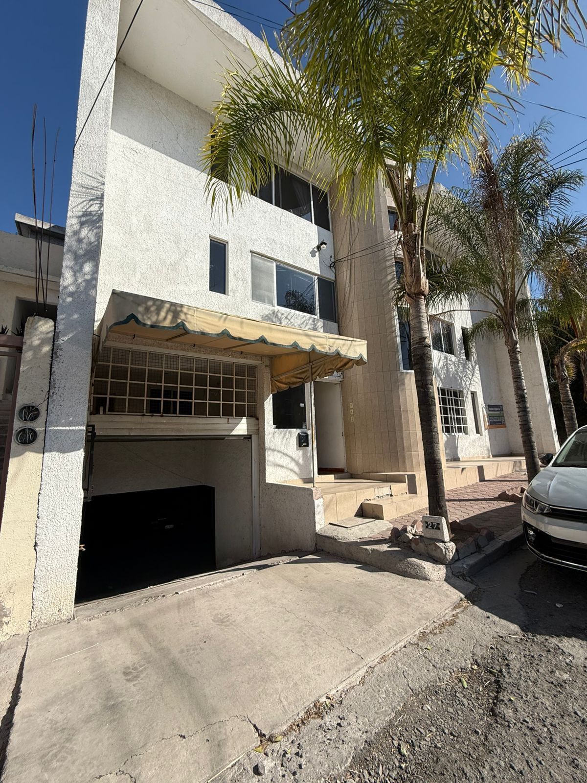 EDIFICIO DE 10 DEPARTAMENTOS EN VENTA, ZONA CANDILES