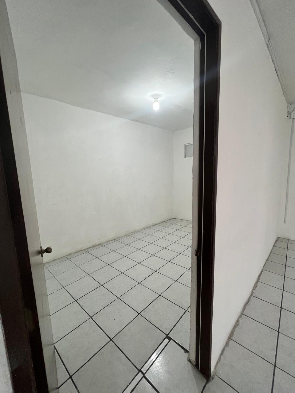 LOCAL COMERCIAL EN RENTA, CERCA DEL TEPE
