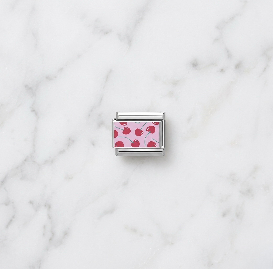 Charm rose motifs cerises