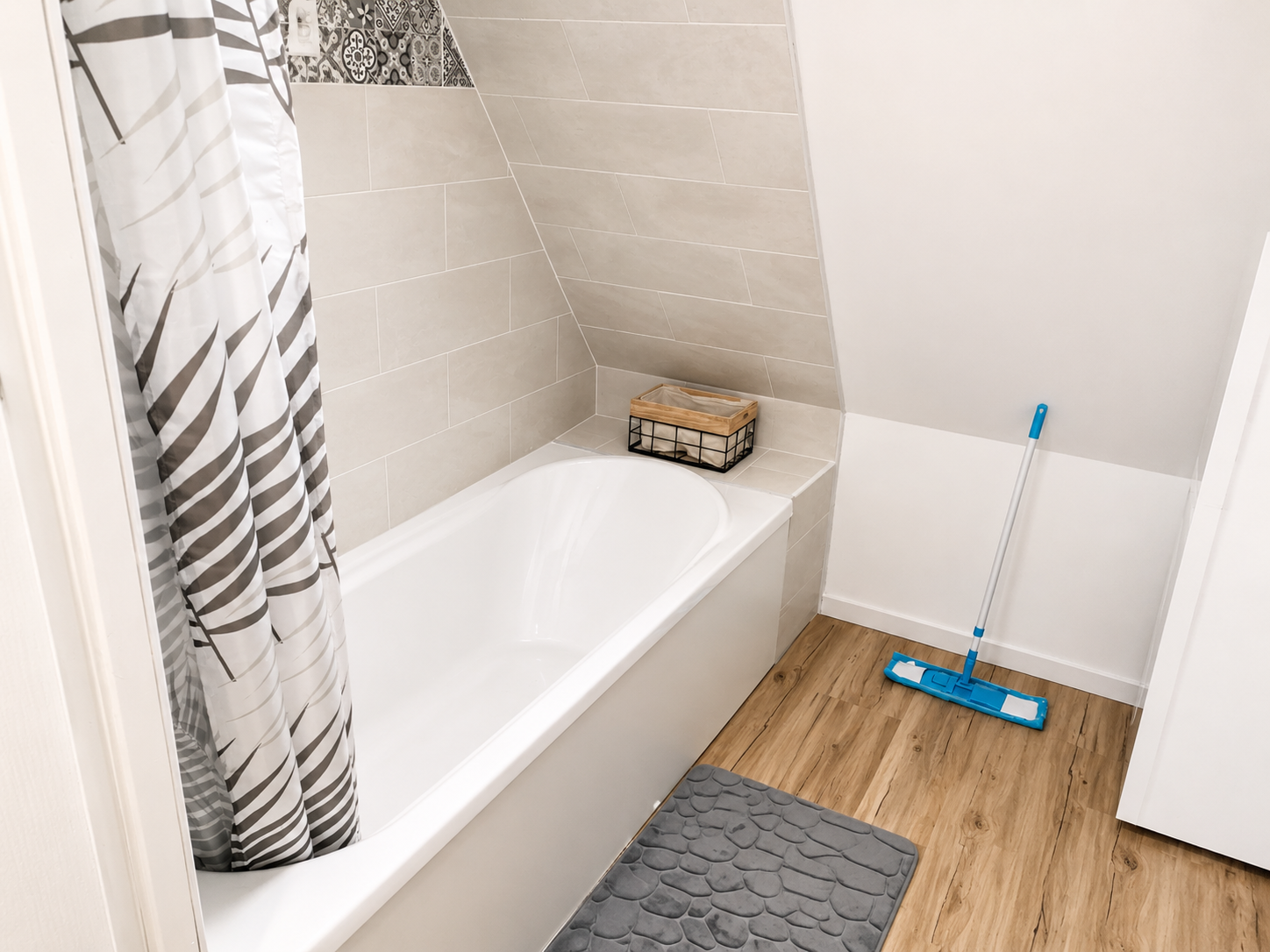 APPARTEMENT STUDIO - 1 CHAMBRE  - AIRE-SUR-LA-LYS
