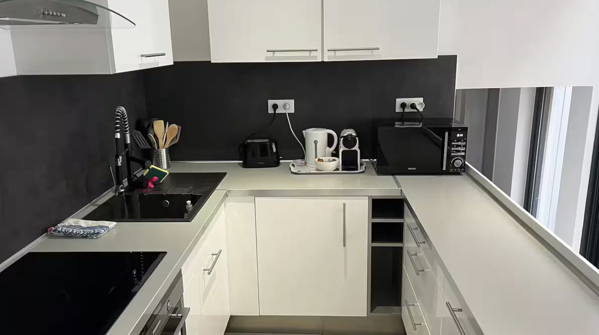 APPARTEMENT  -  4 CHAMBRES  - TOULOUSE