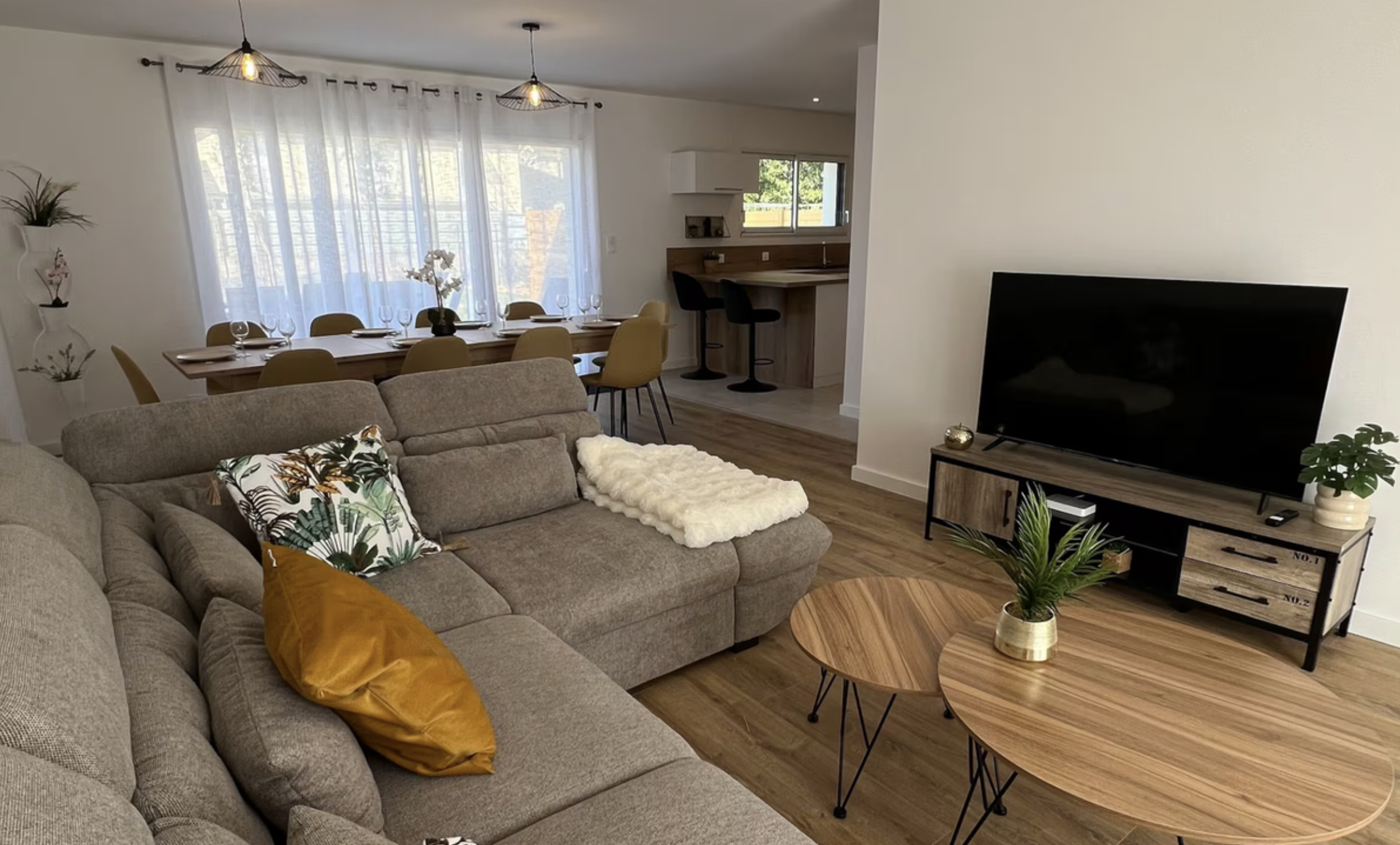 APPARTEMENT  -  5 CHAMBRES  - RENNES