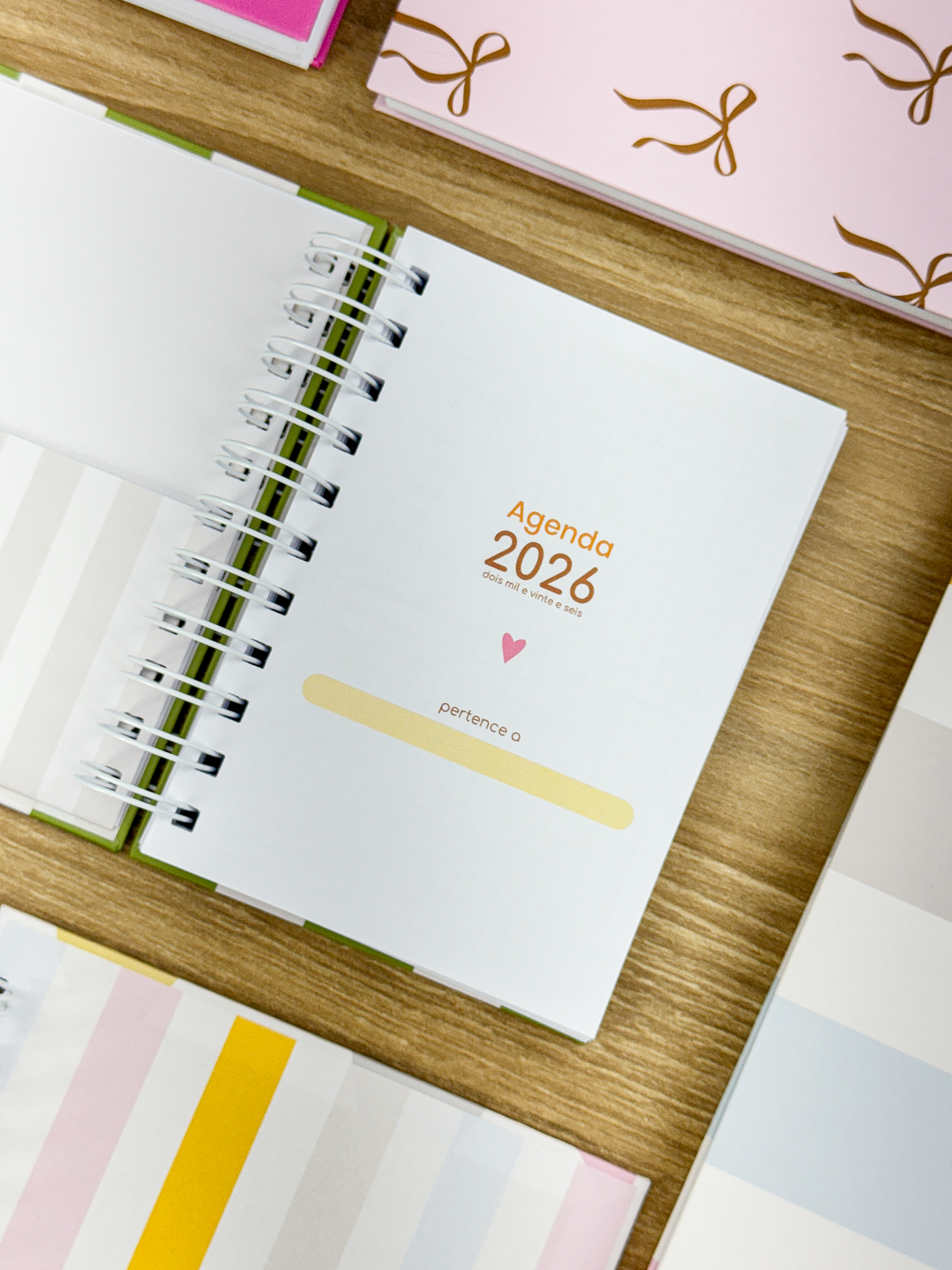 Agenda A6 vertical - 01 dia, sem horas