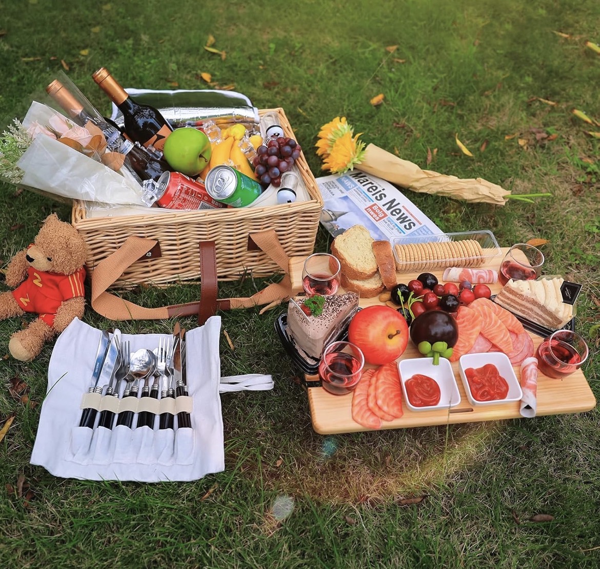 Deluxe Picnic Basket Set