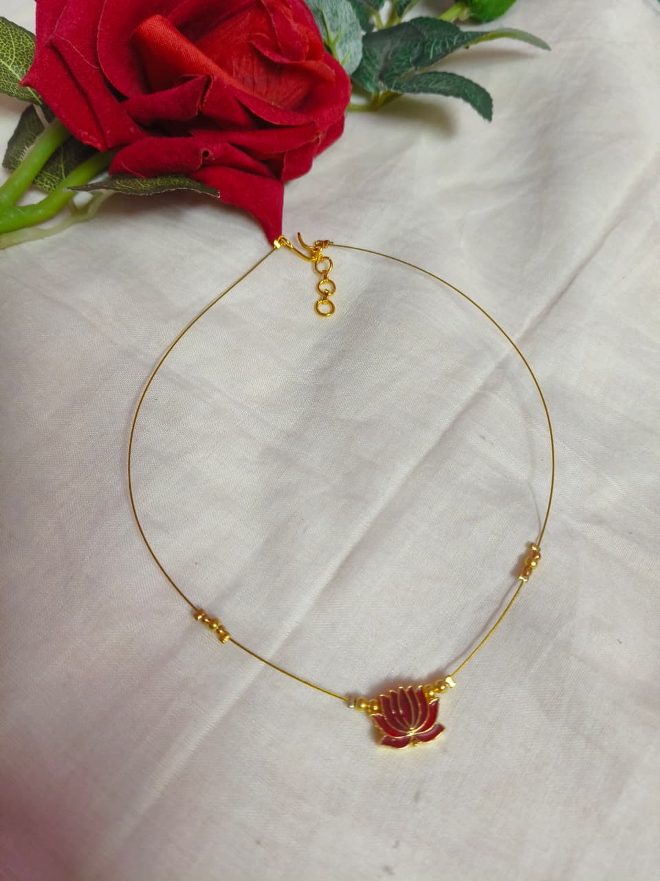 Lotus Pendant Invisible Chain