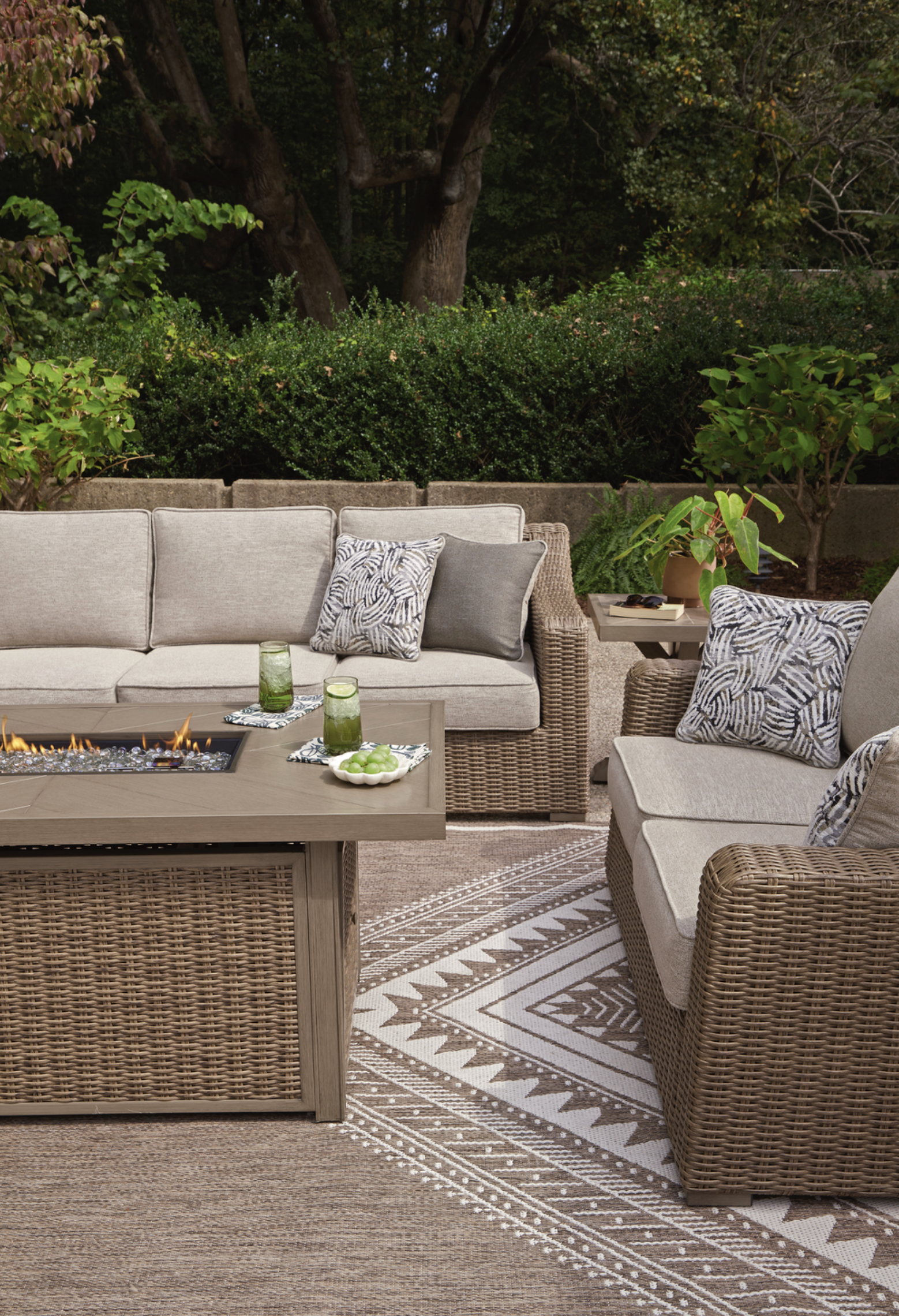 Revare Beach, Love Seat 