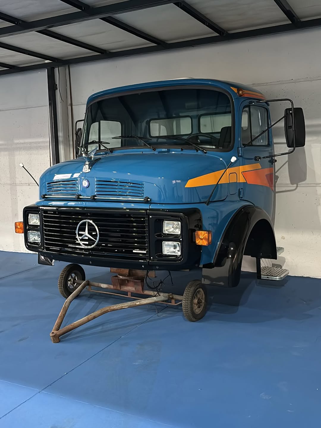 CABINE ALTA - MERCEDES BENZ - MODELO CARA - PRETA