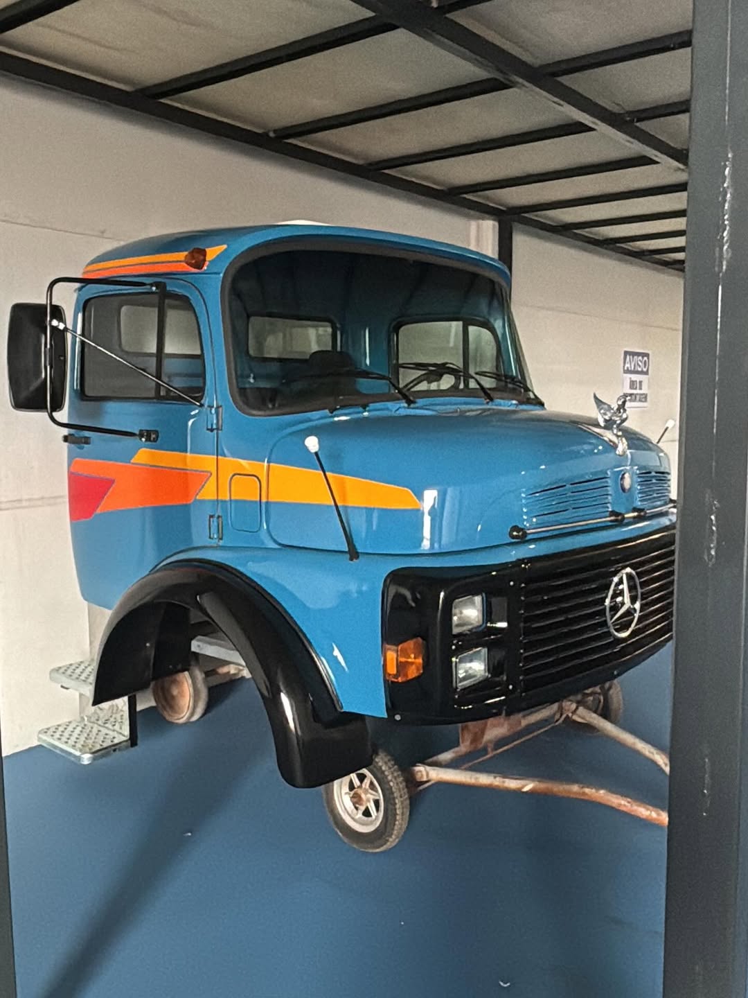 CABINE ALTA - MERCEDES BENZ - MODELO CARA - PRETA