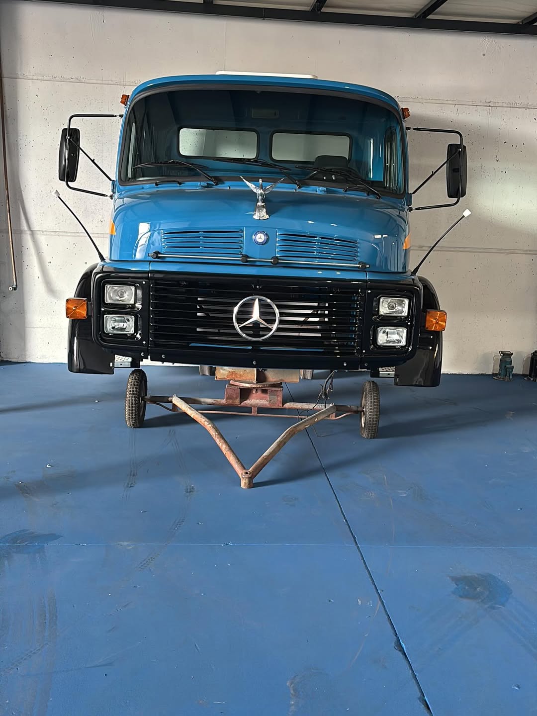 CABINE ALTA - MERCEDES BENZ - MODELO CARA - PRETA