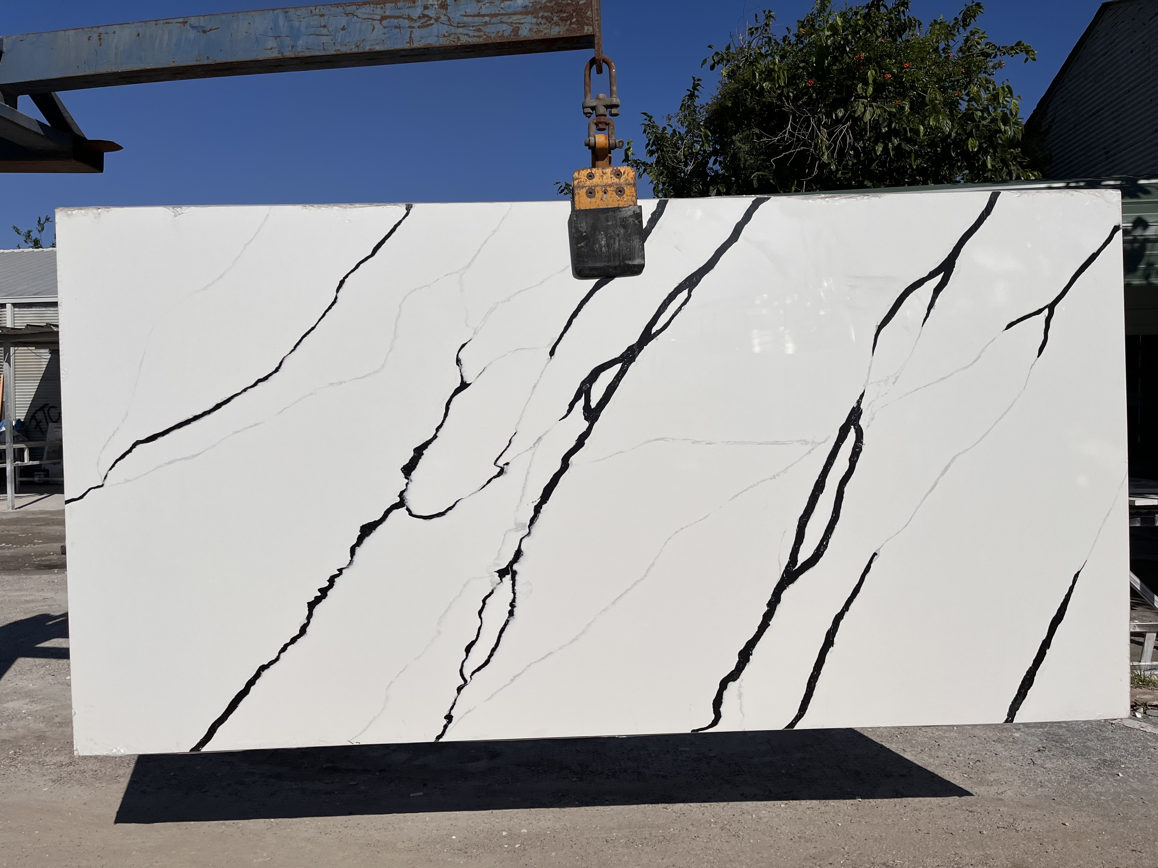 Calacatta Black Quartz Slab