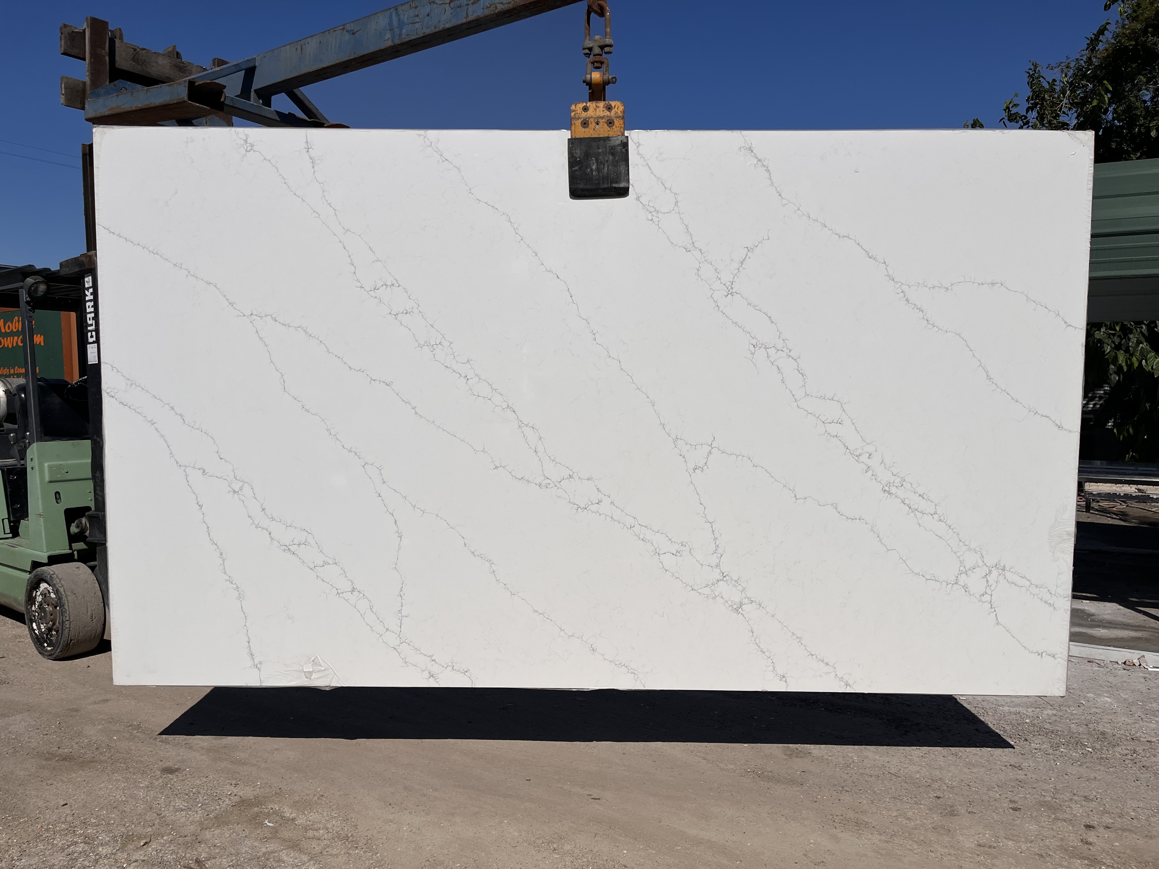 Calacatta Venice Quartz Slab