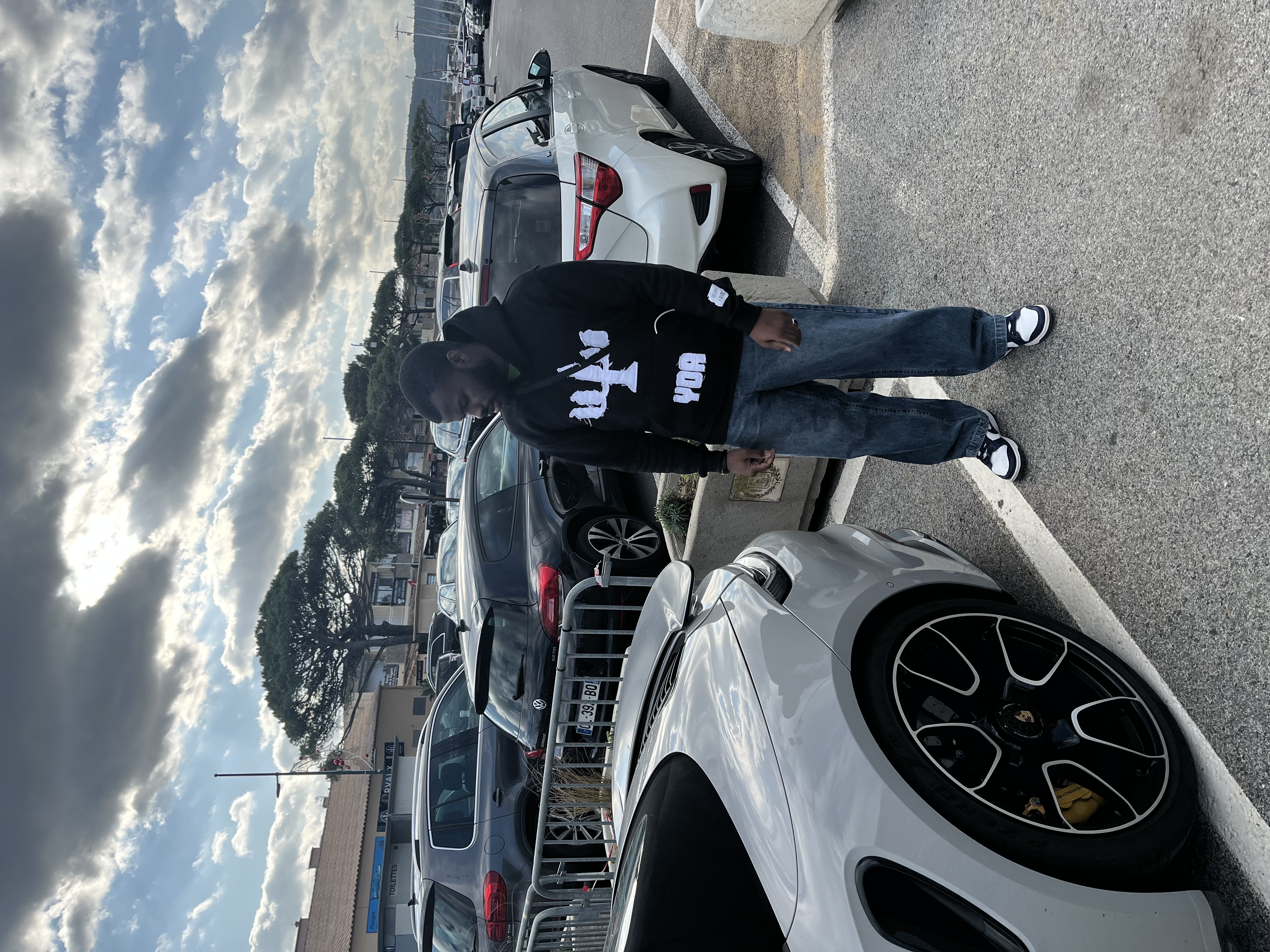 DARMI Graphic Hoodie