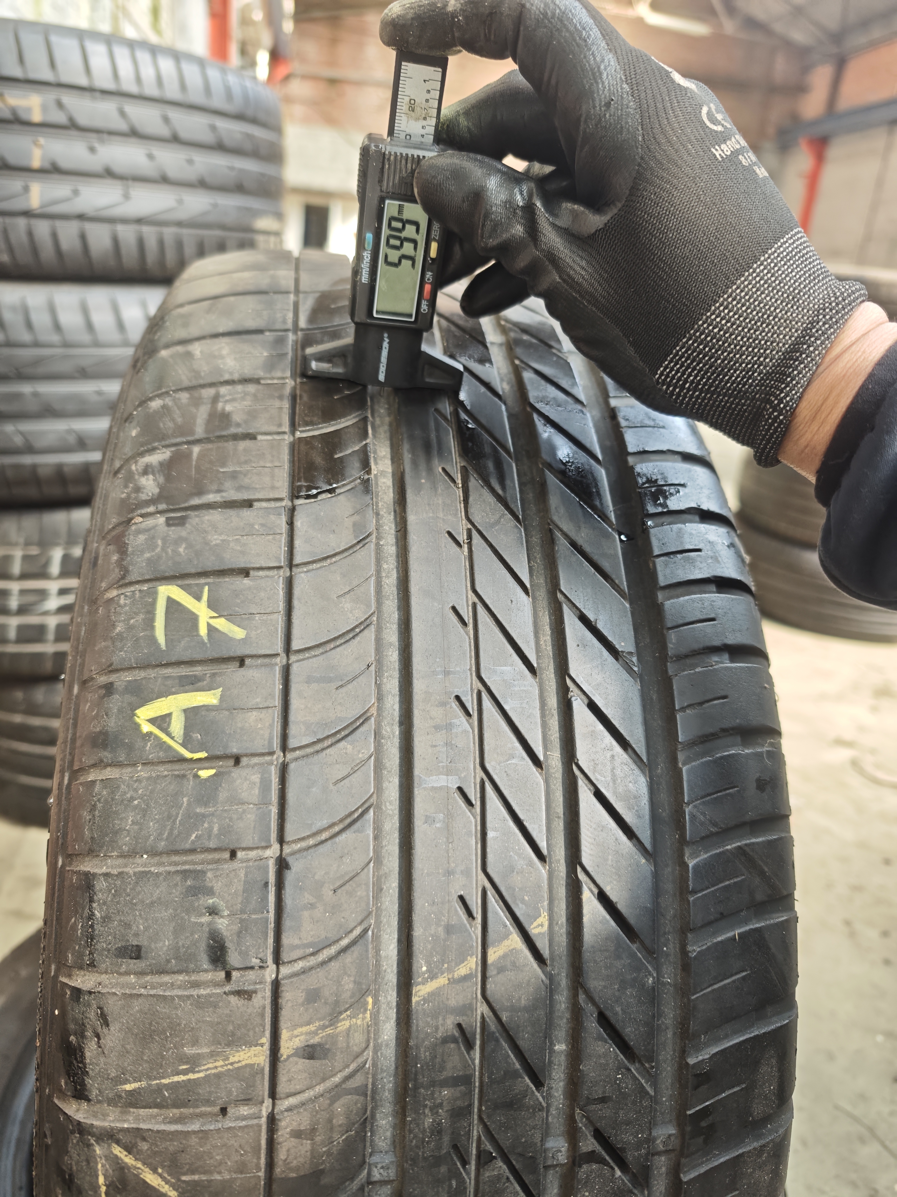 255/50/ R19 Good Year 