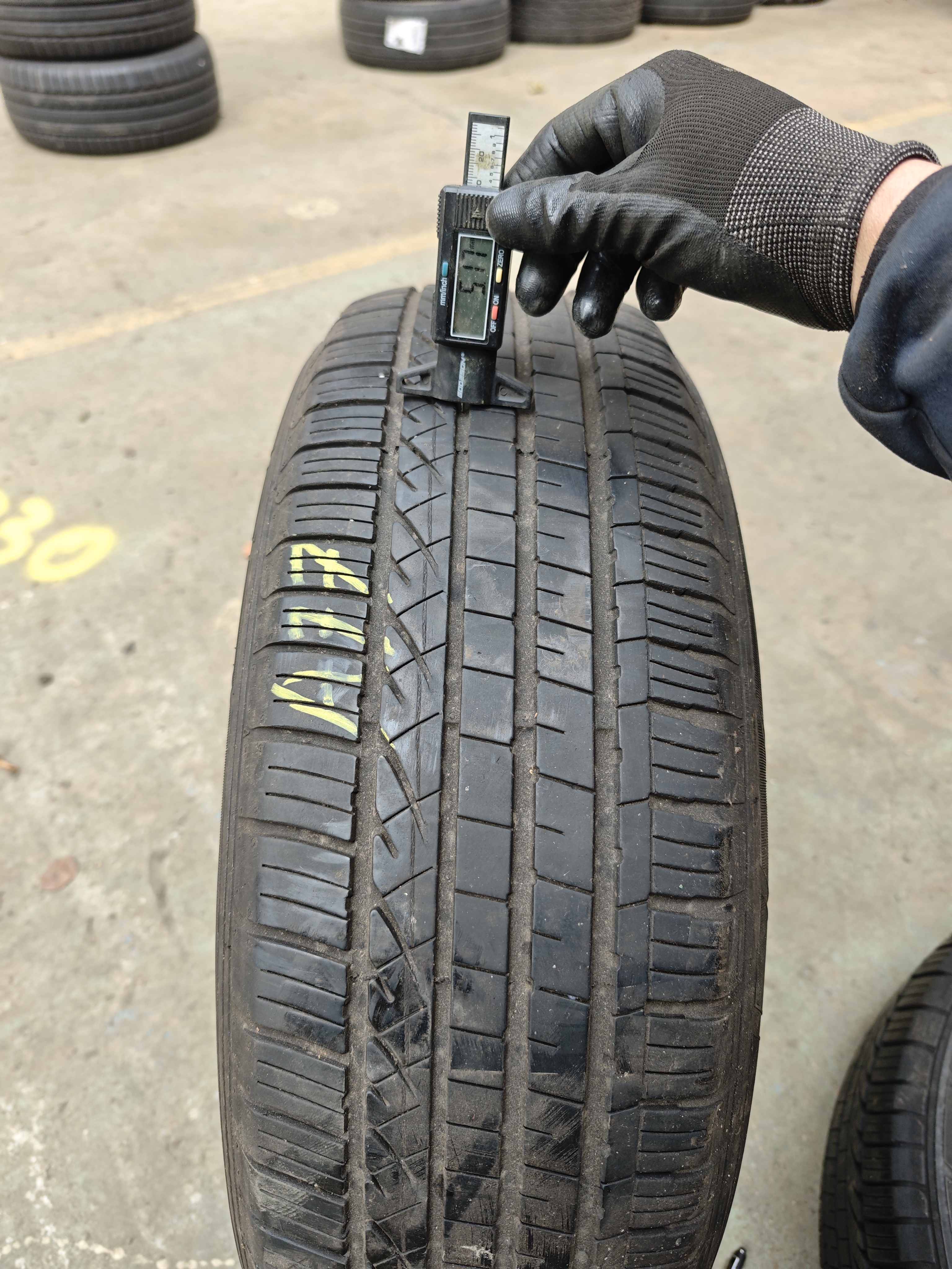 225/65/ R17 Dunlop