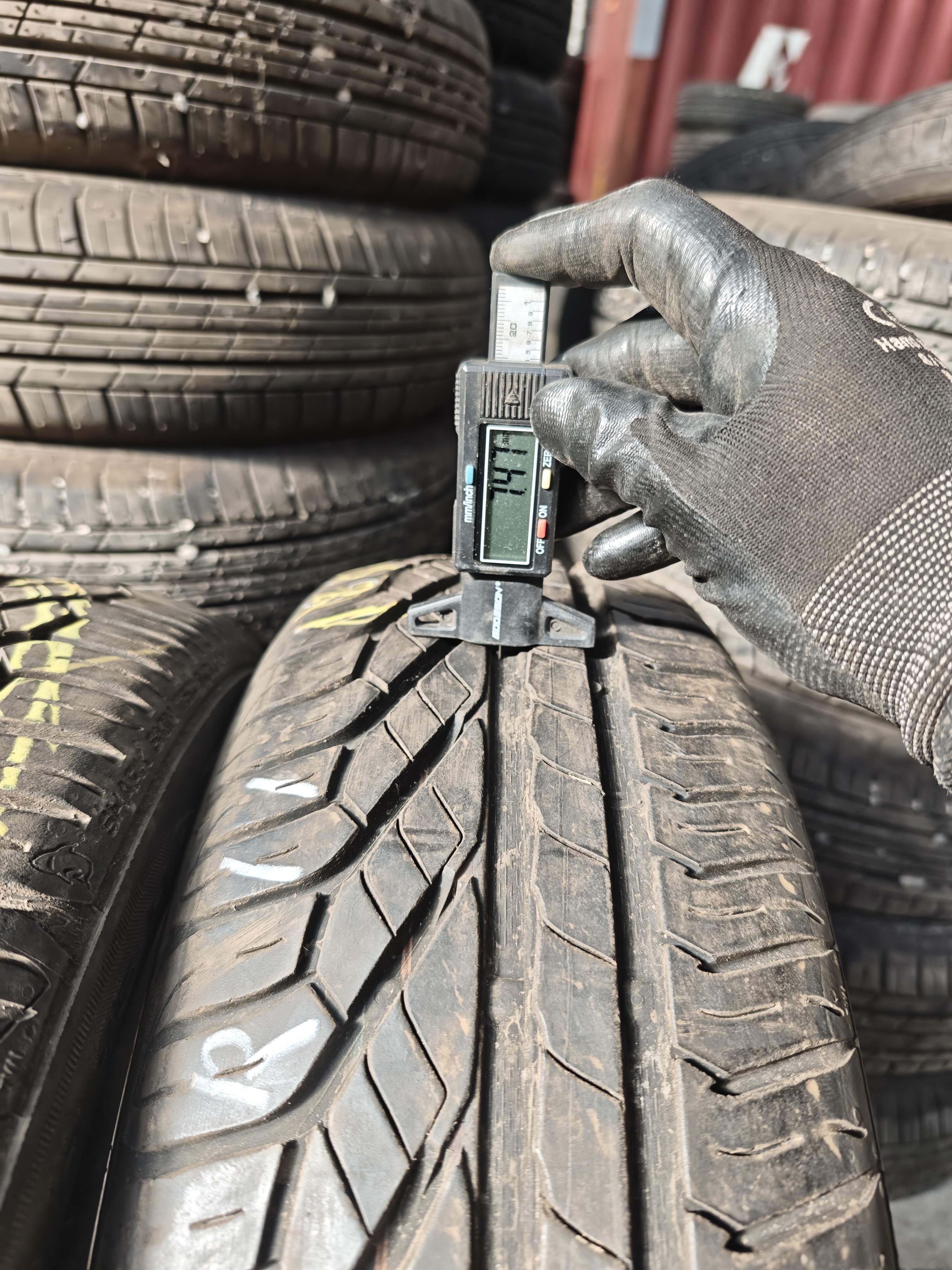 185/60/ R15 Uniroyal