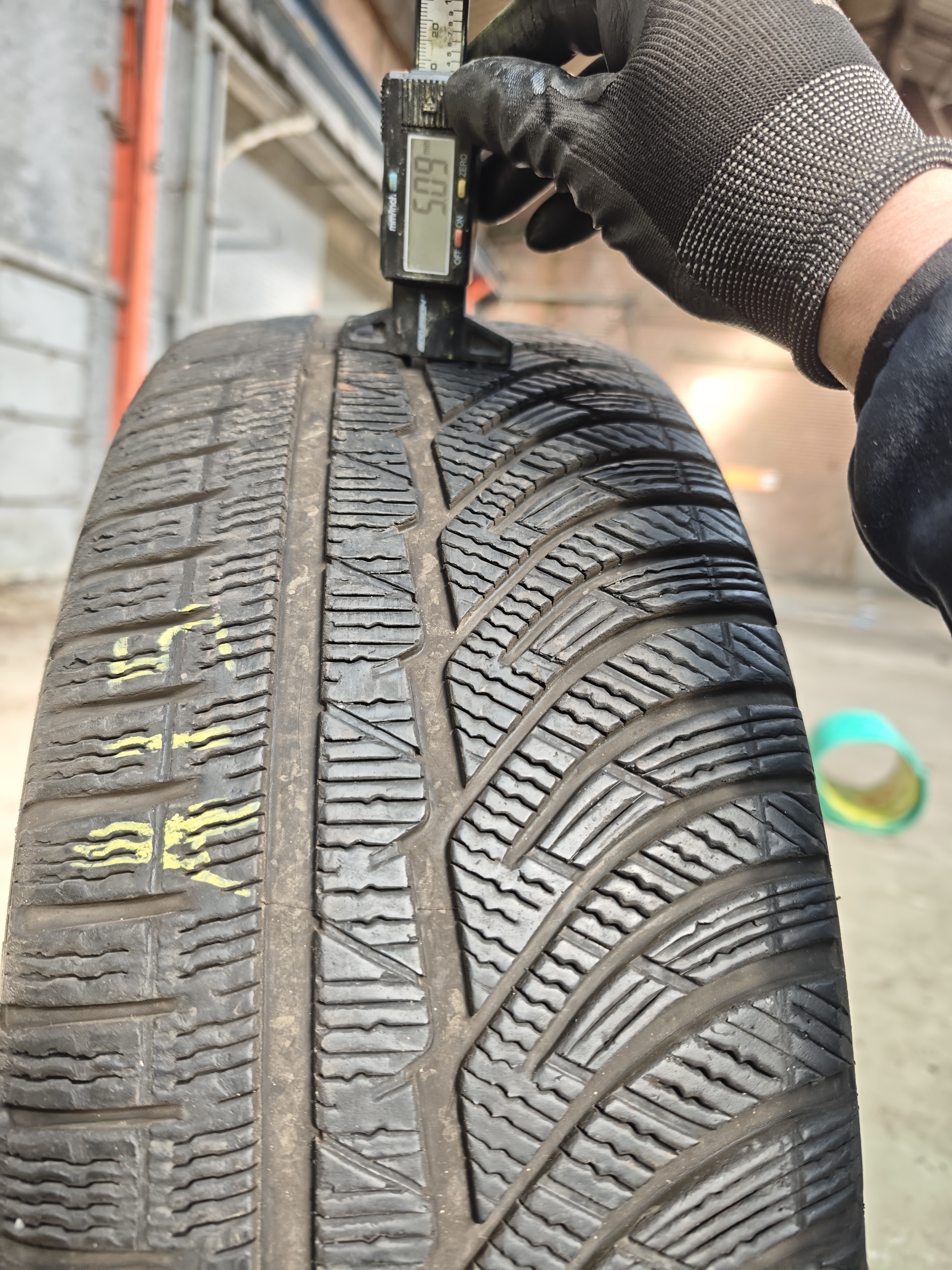 215/45/ R18 Michelin 