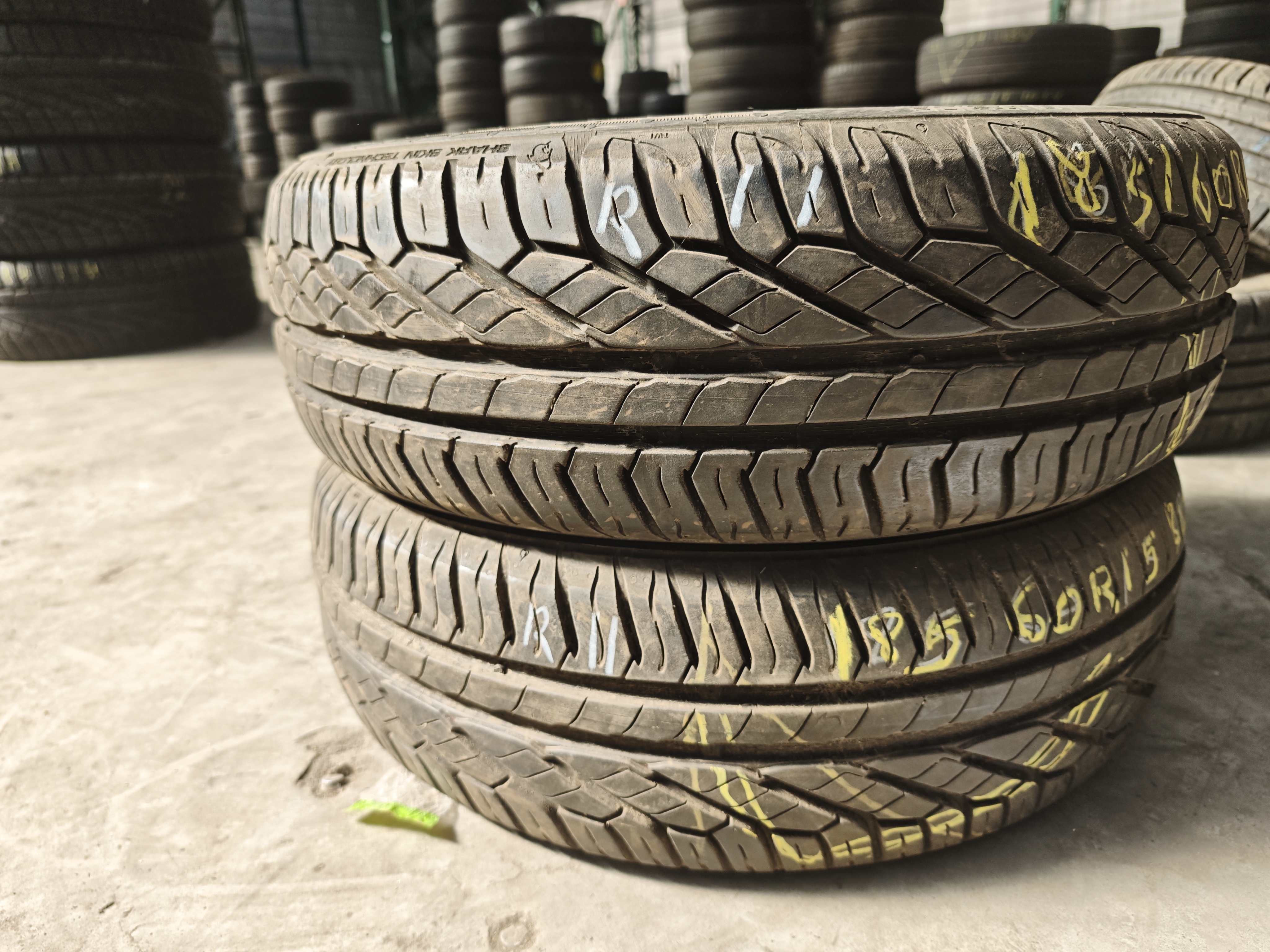 185/60/ R15 Uniroyal