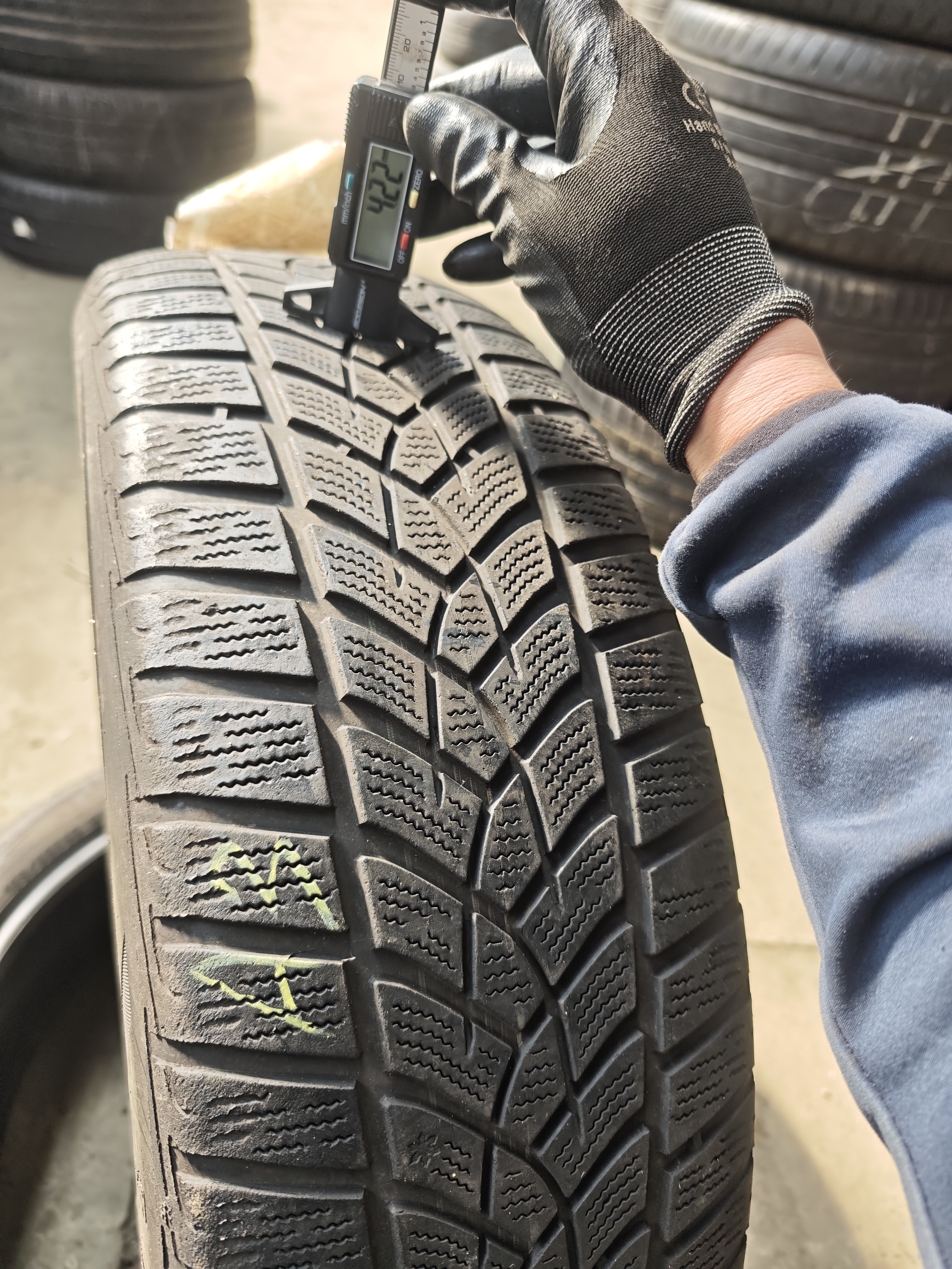 195/55/ R20 Good Year 