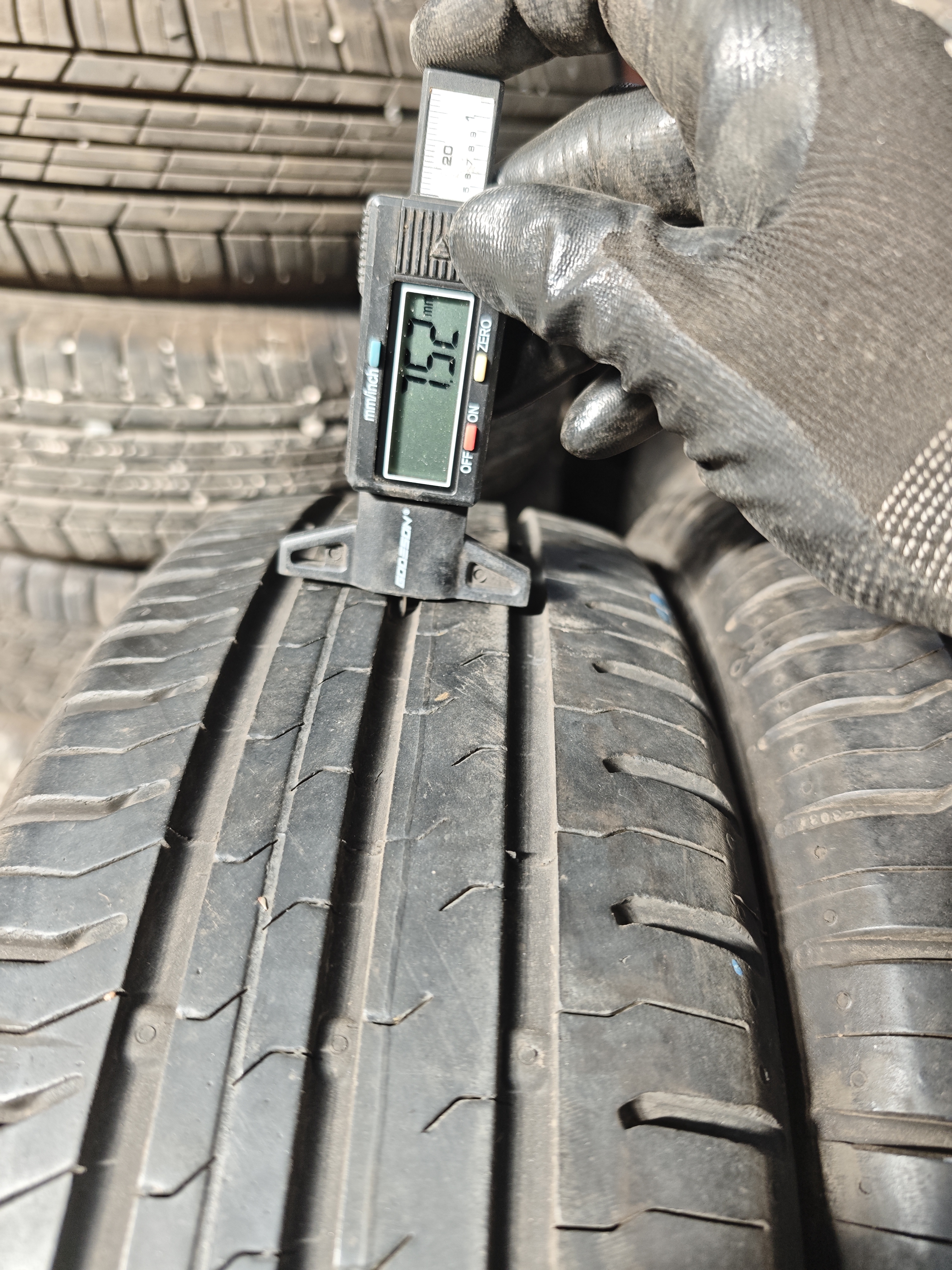 165/60/ R15 Continental