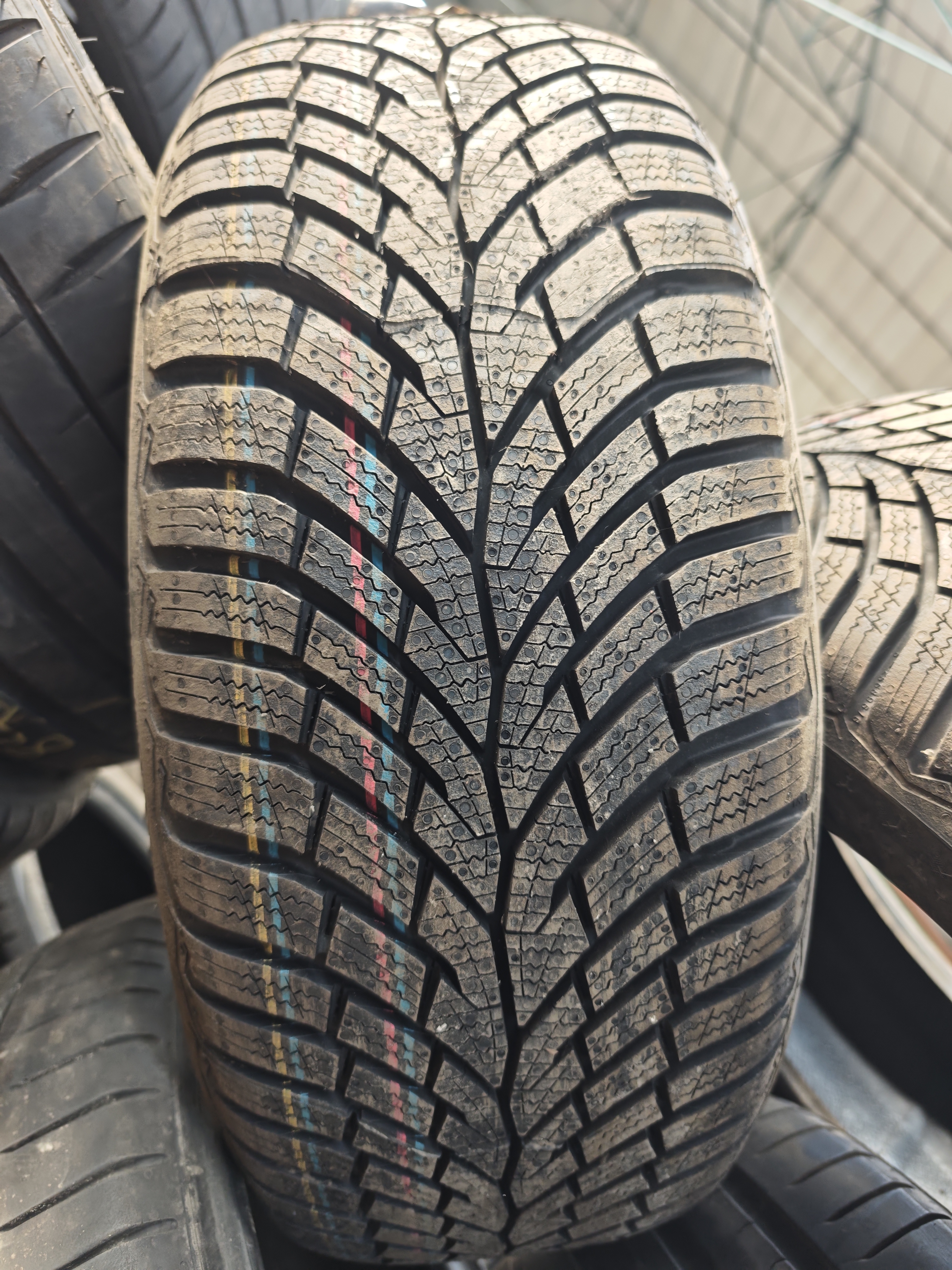 215/55/ R16 Continental