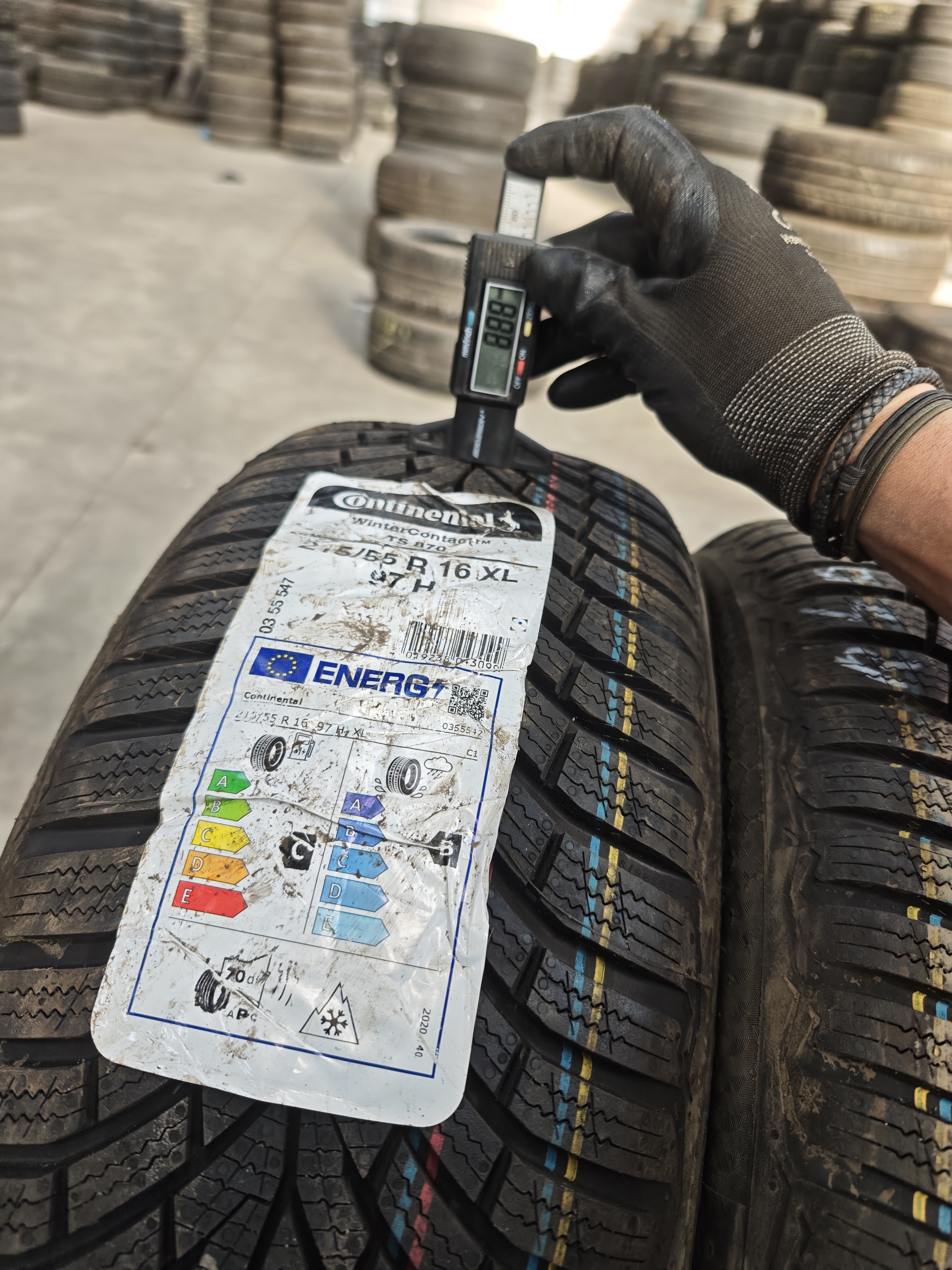 215/55/ R16 Continental