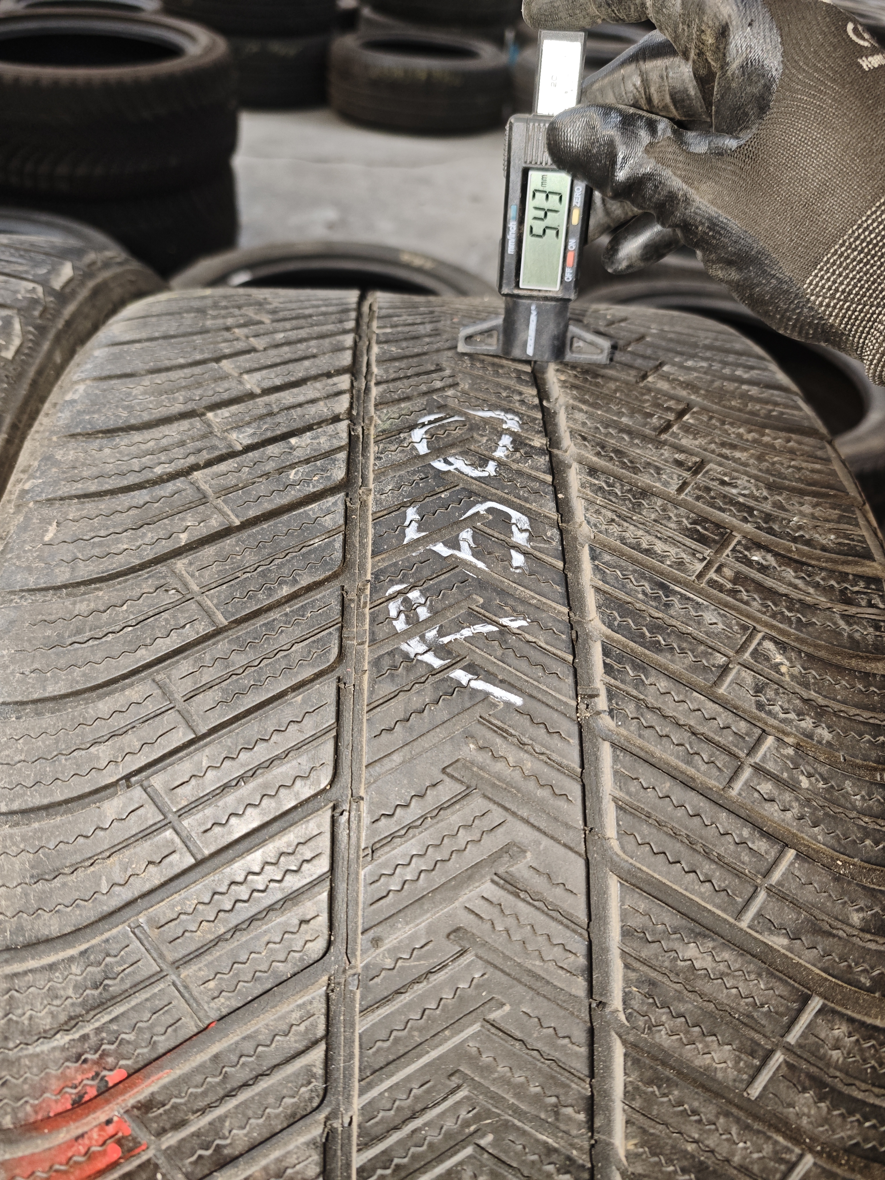 295/30/ R20 Michelin