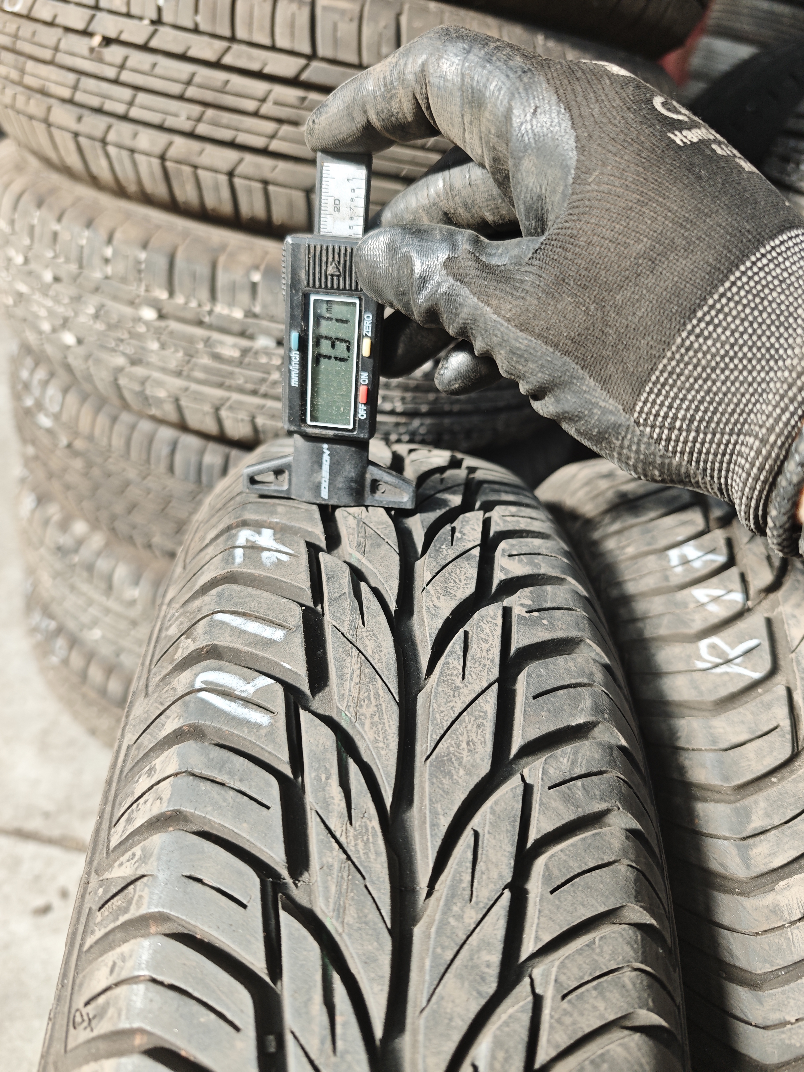 165/70/ R13 Uniroyal