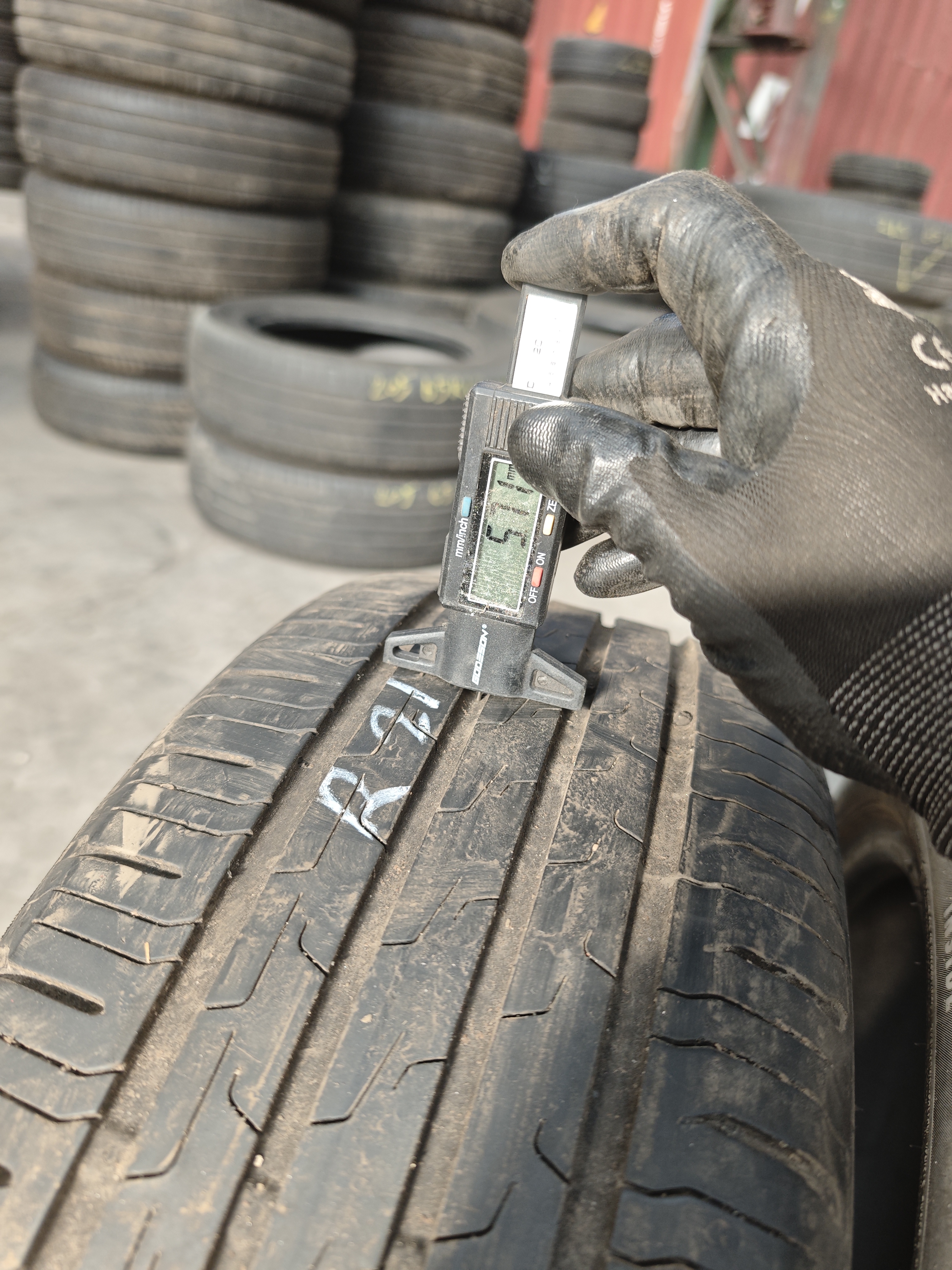 205/45/ R17 Continental 