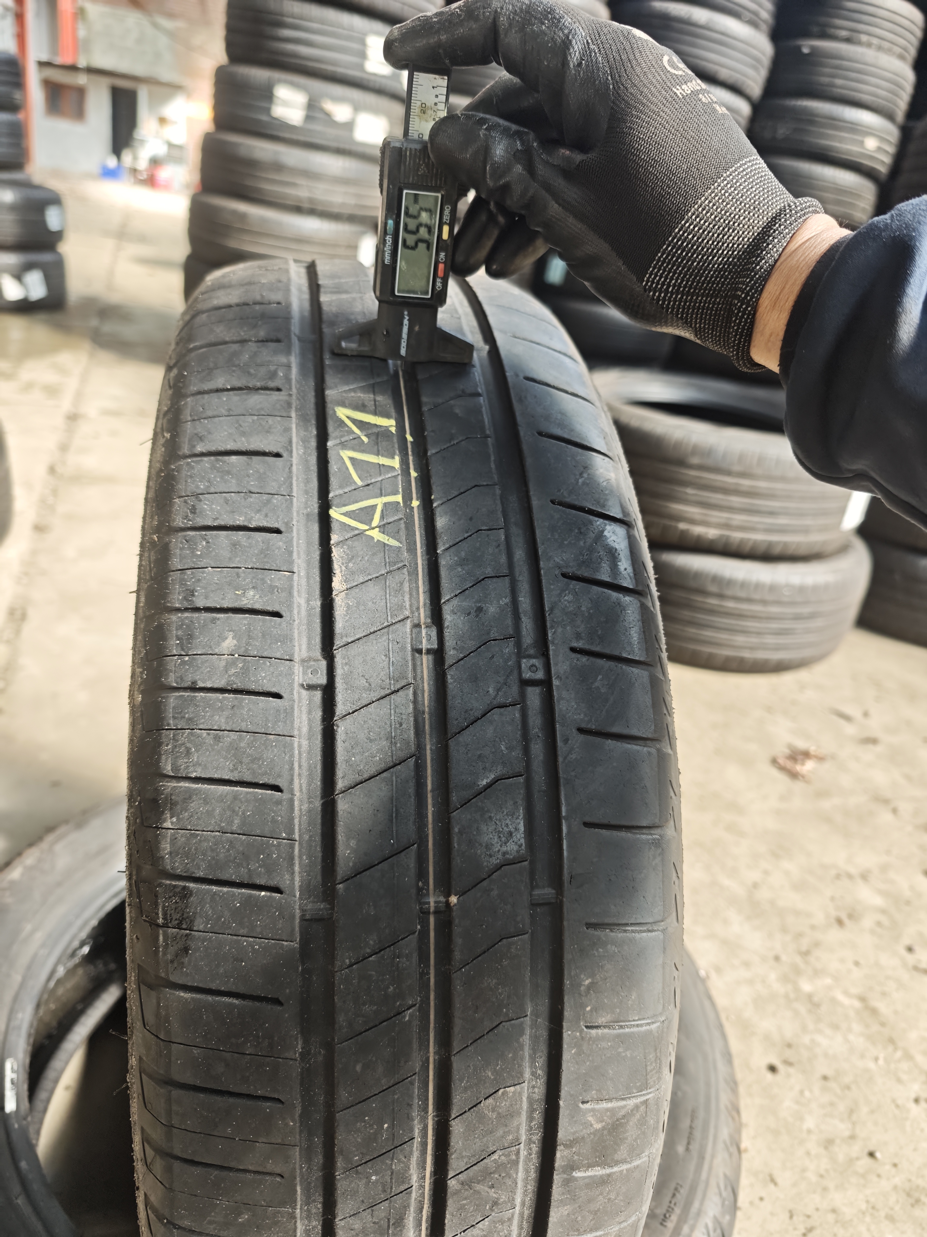 215/50/ R19 Bridgestone