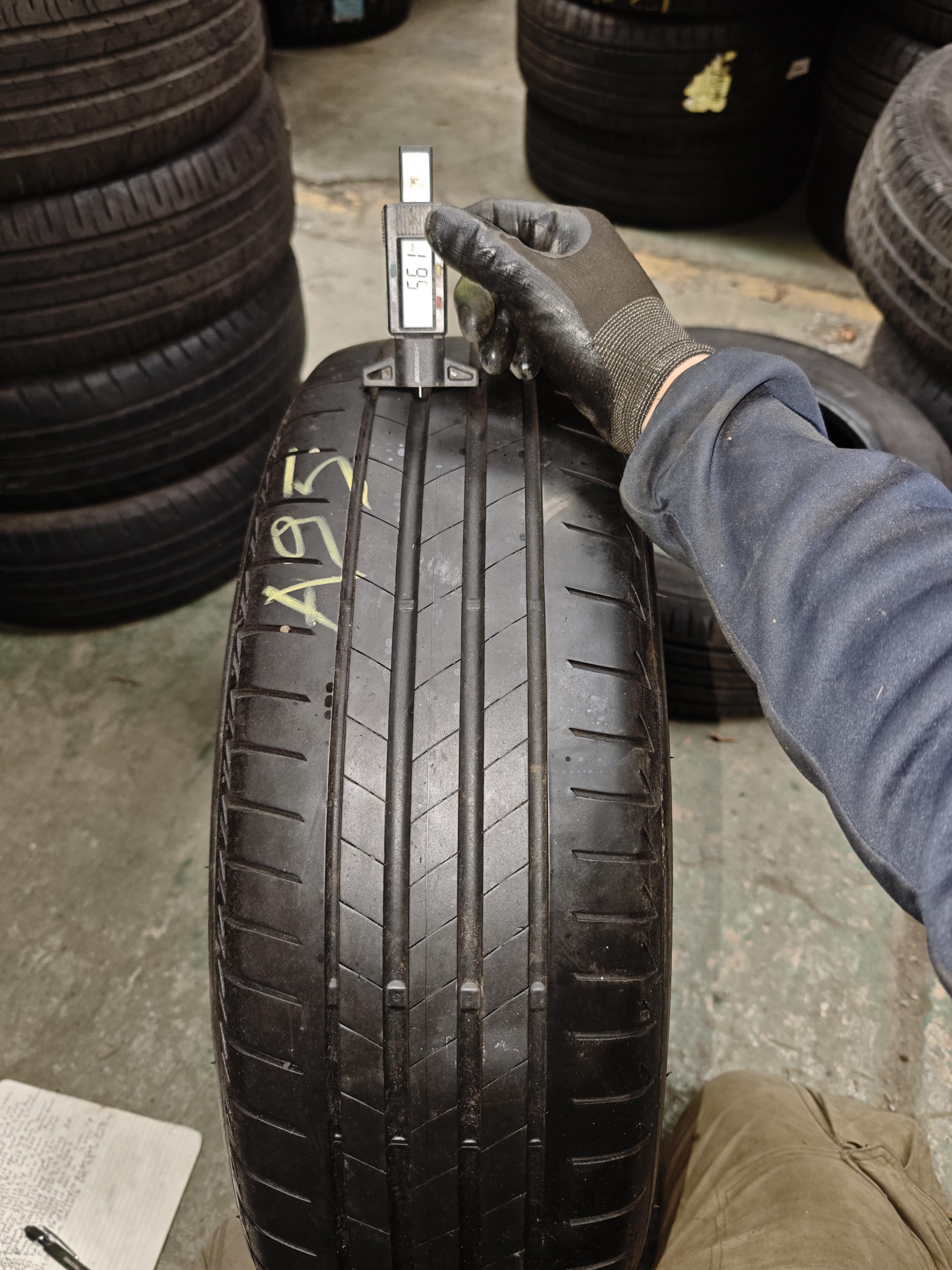 205/65/ R16 Bridgestone 