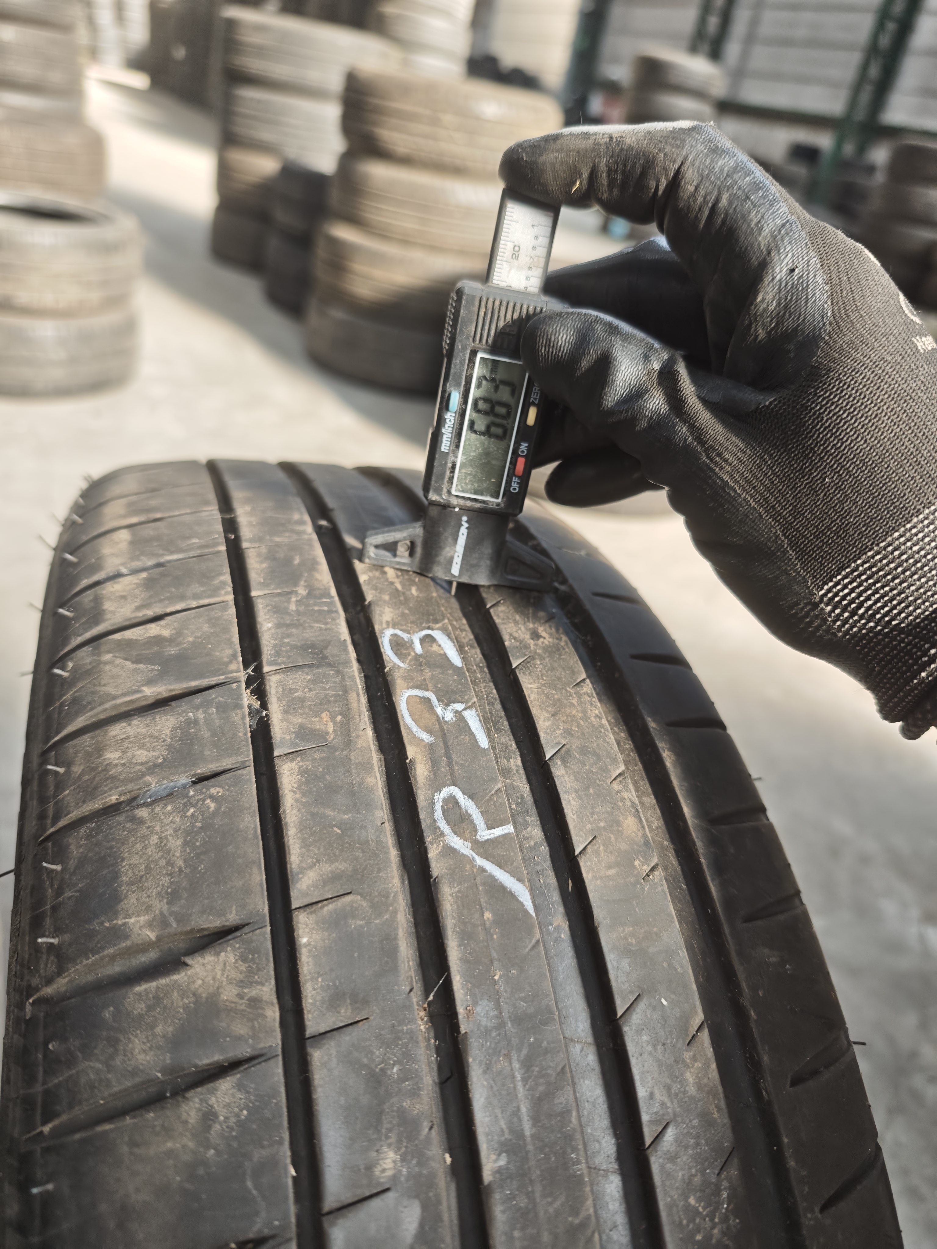 215/45/ R18 Michelin 