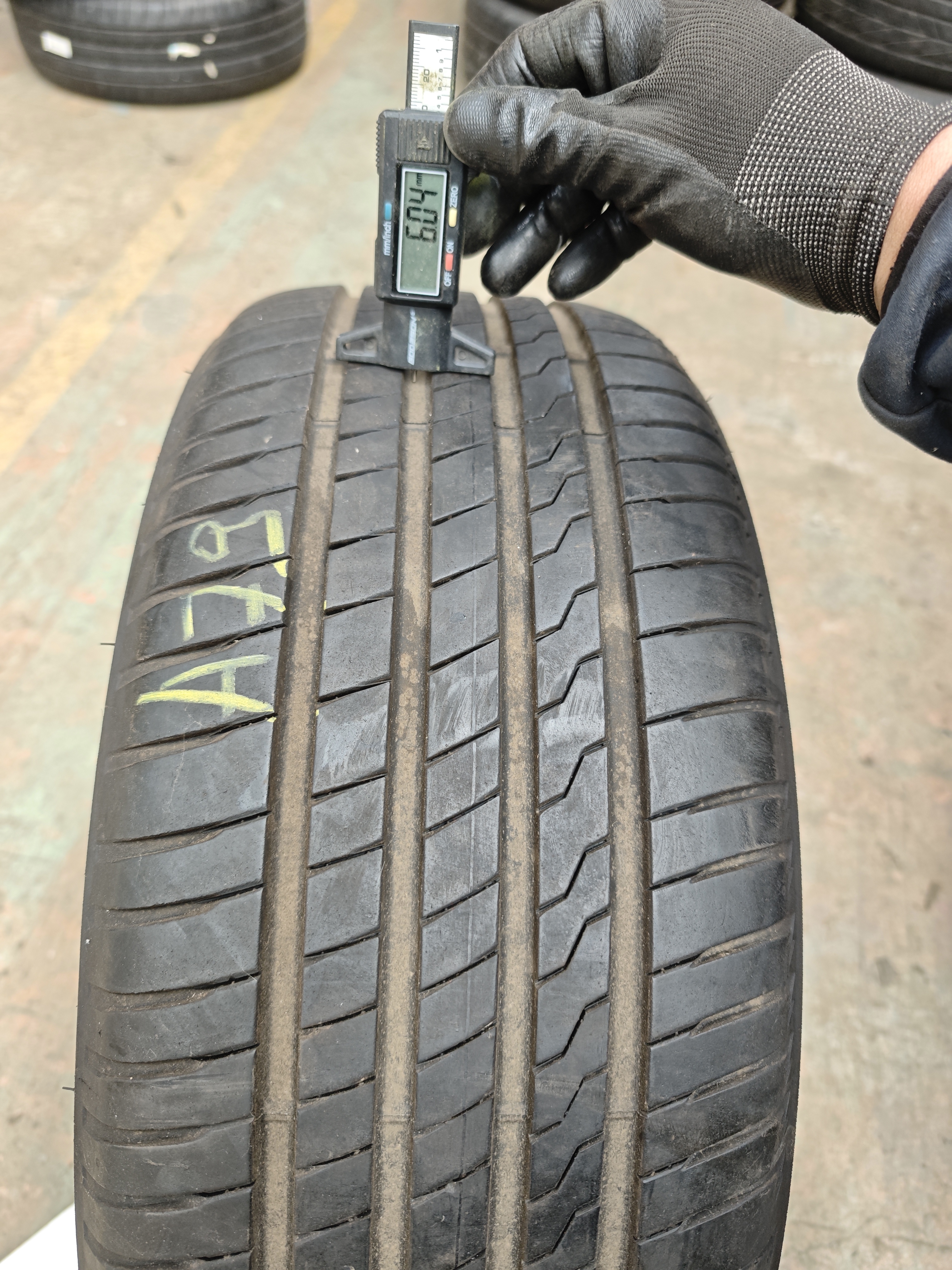 225/50/ R17 Firestone 