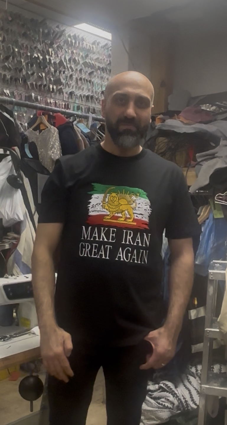 تی‌شرت شیر و خورشید با طرح گلدوزی شده