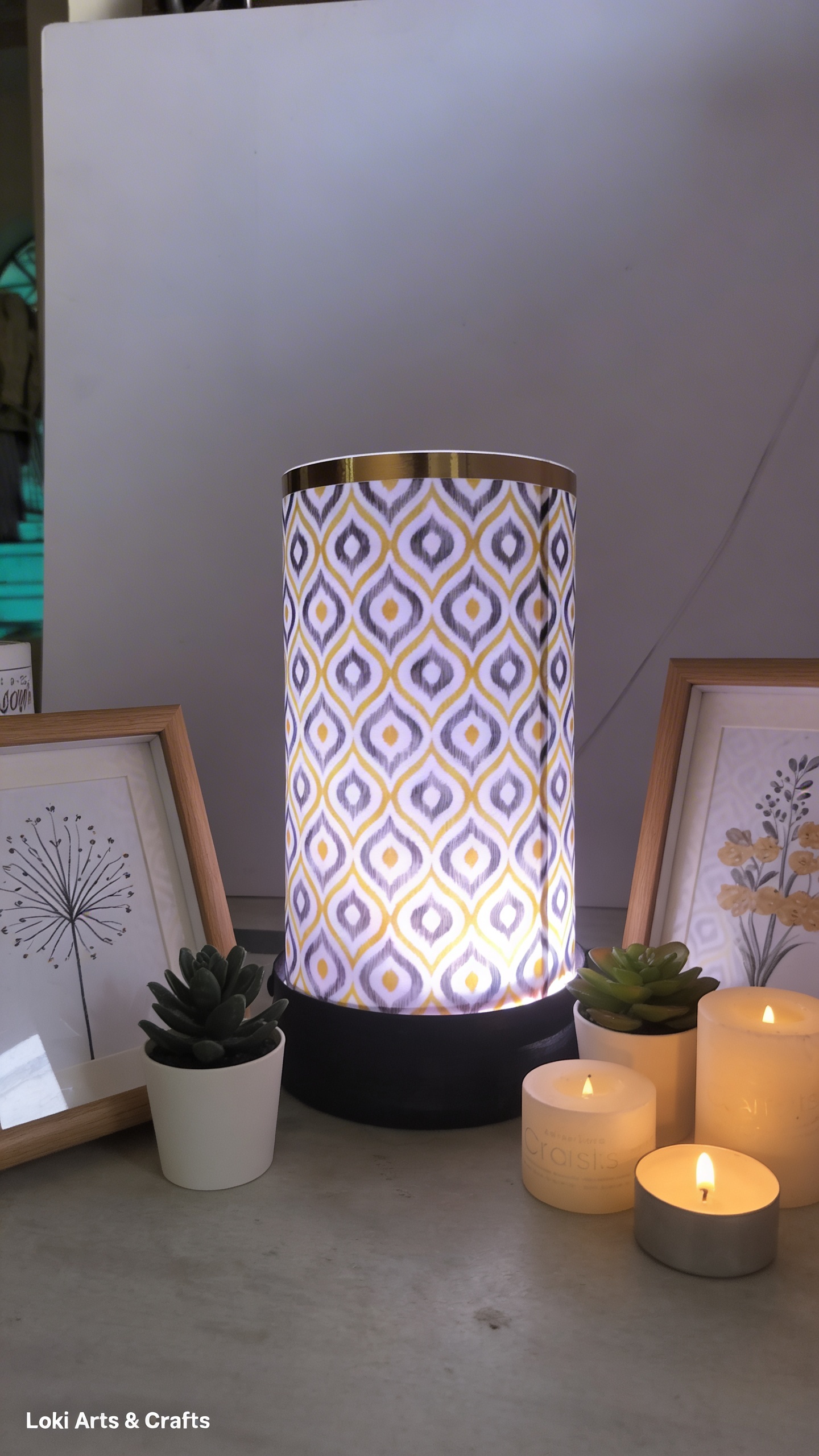 Geometric Rotating Table Lamp