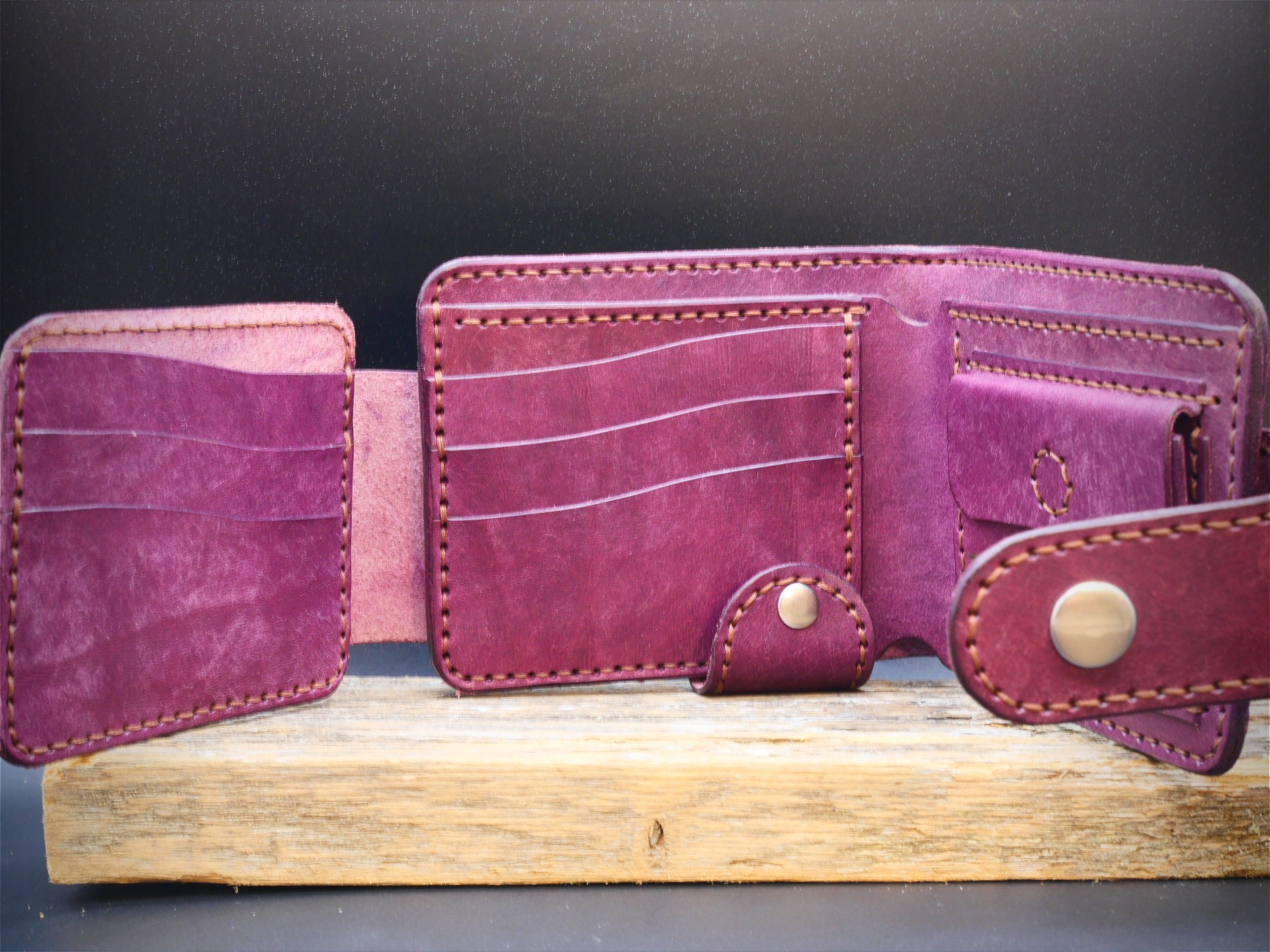 Odinė piniginė "Kęstas su  užvartu"