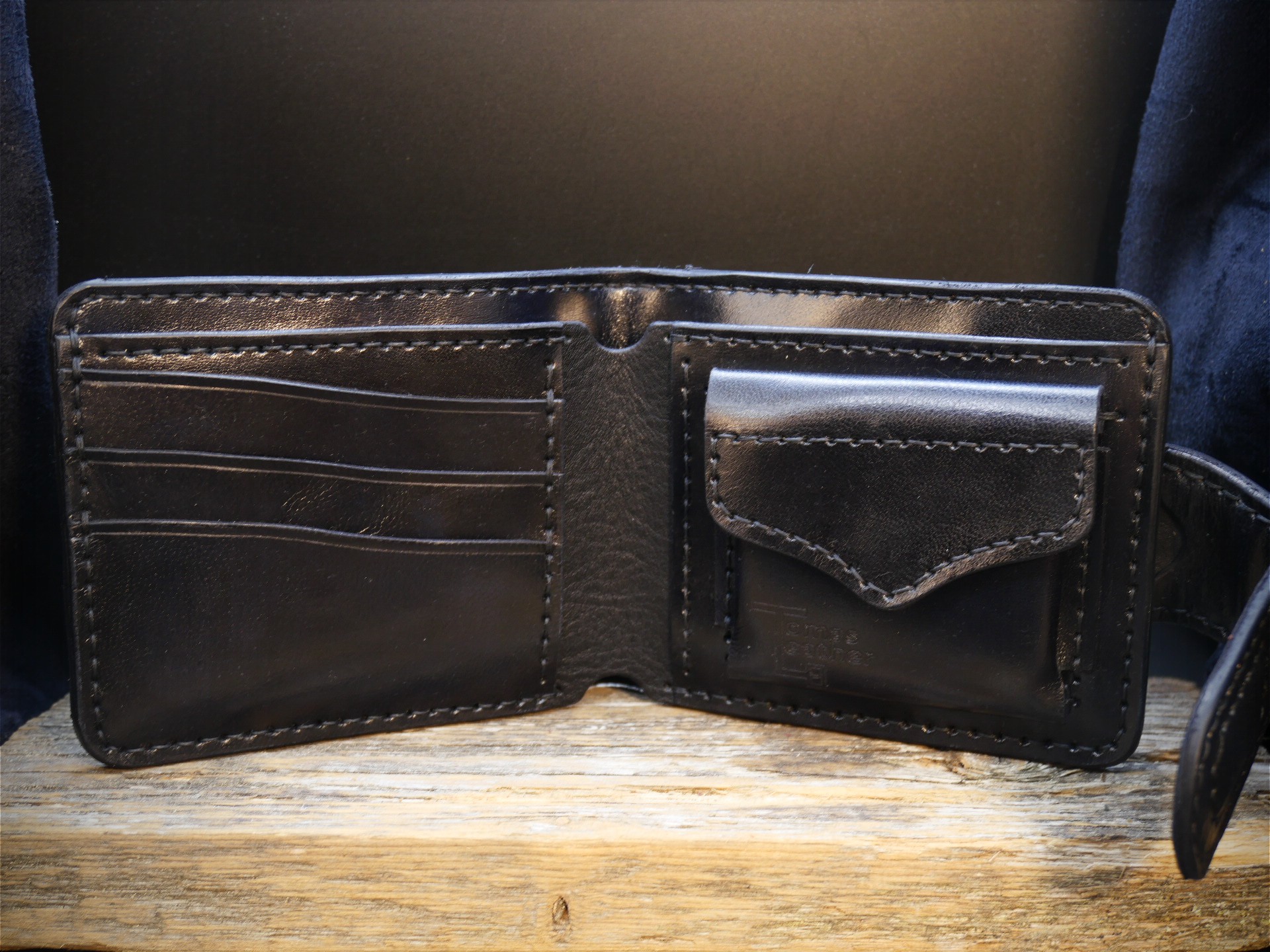 Odinė piniginė su gyvatės oda "Raistas"