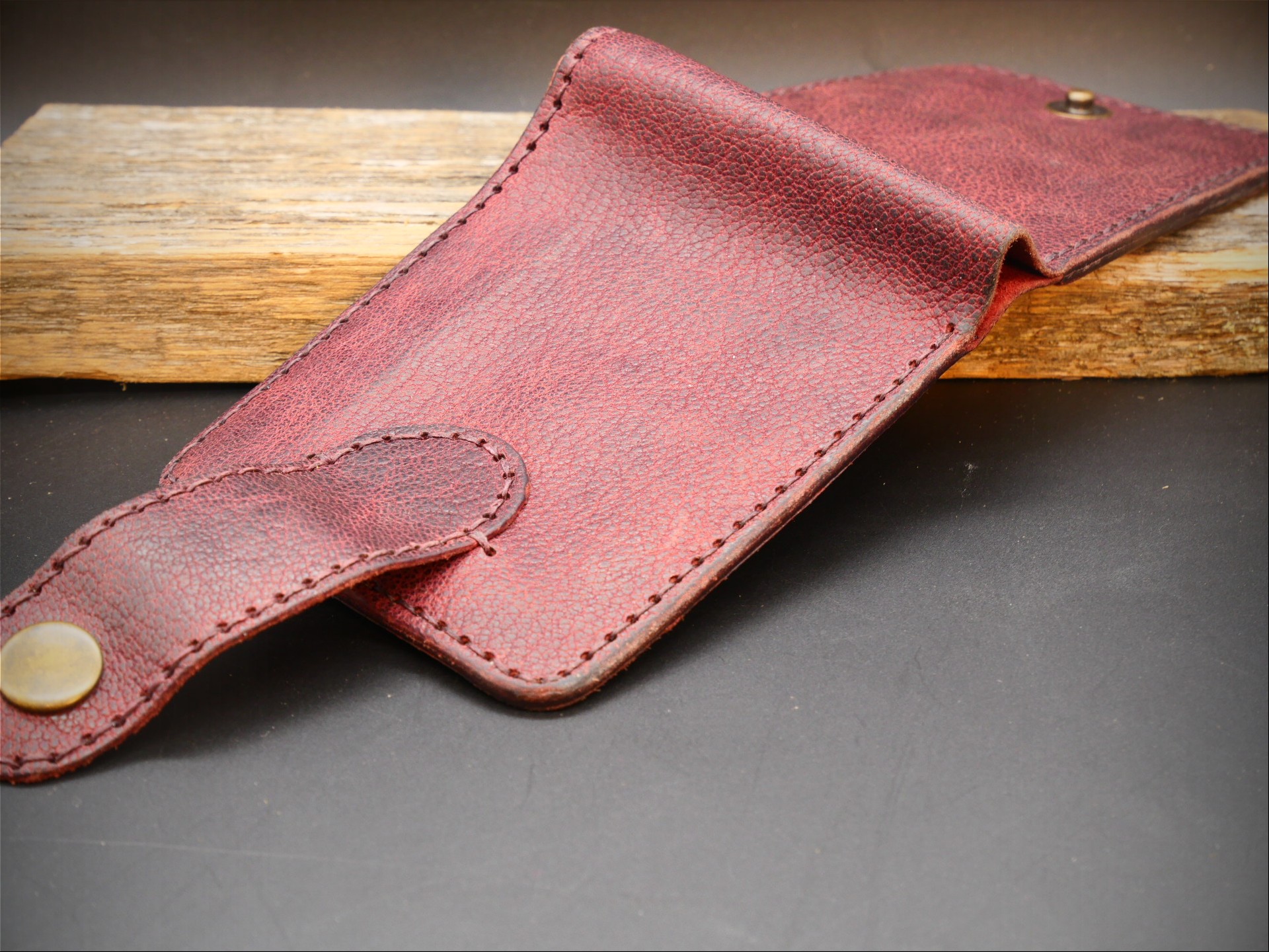 Odinė piniginė "Vienuolis"