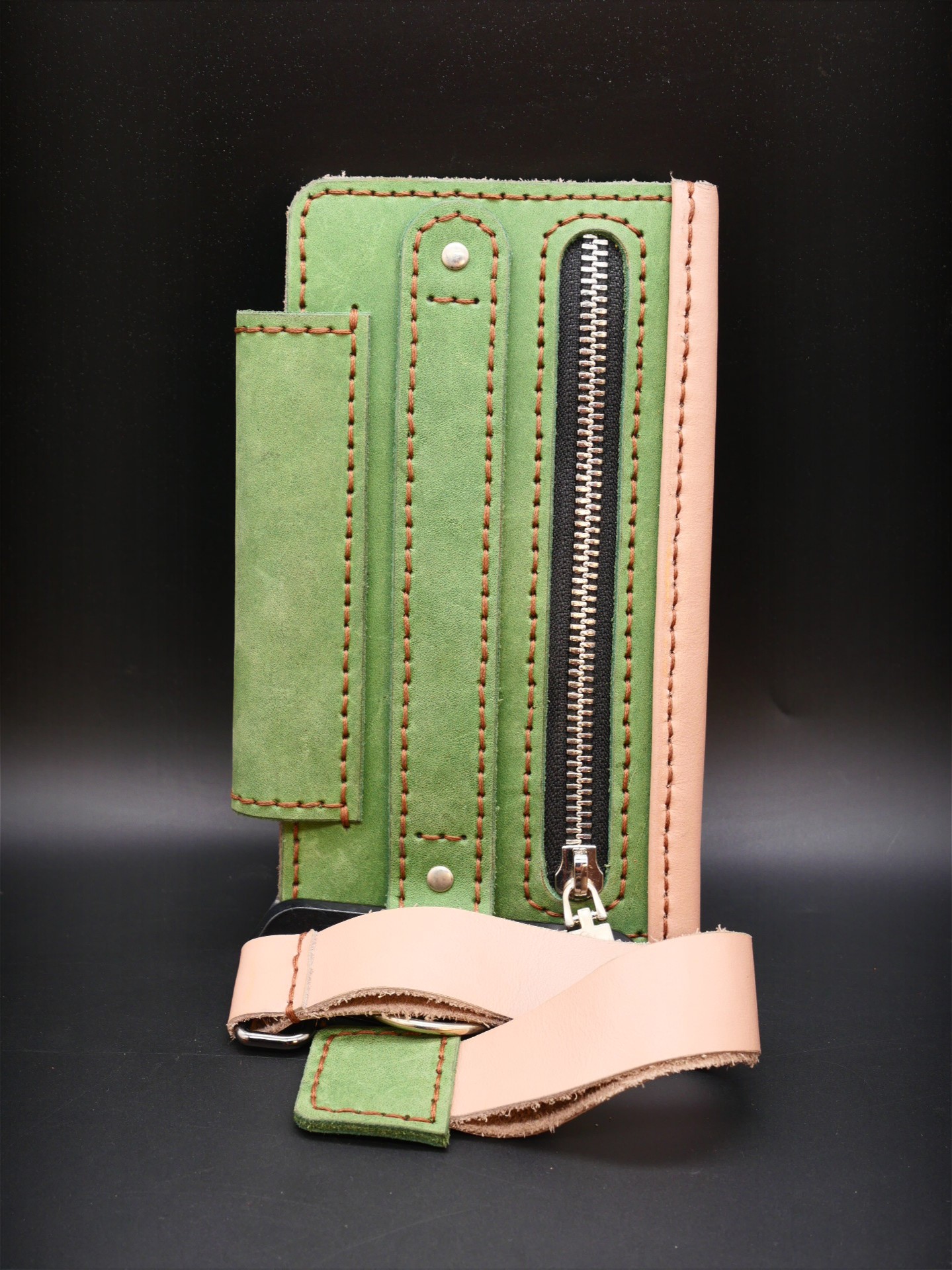 Odinė delninukė "Varliukas"