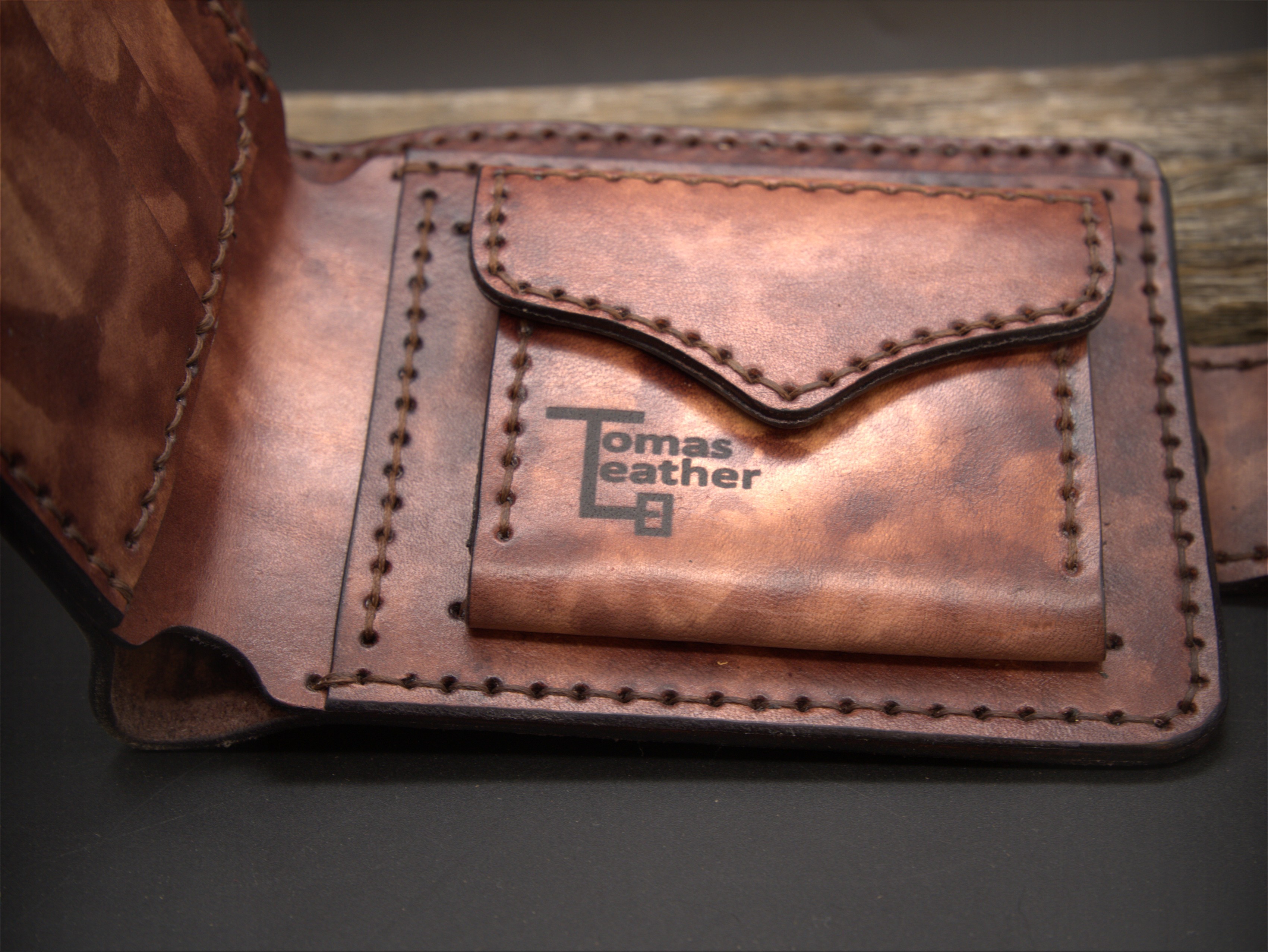 Ruda odinė piniginė