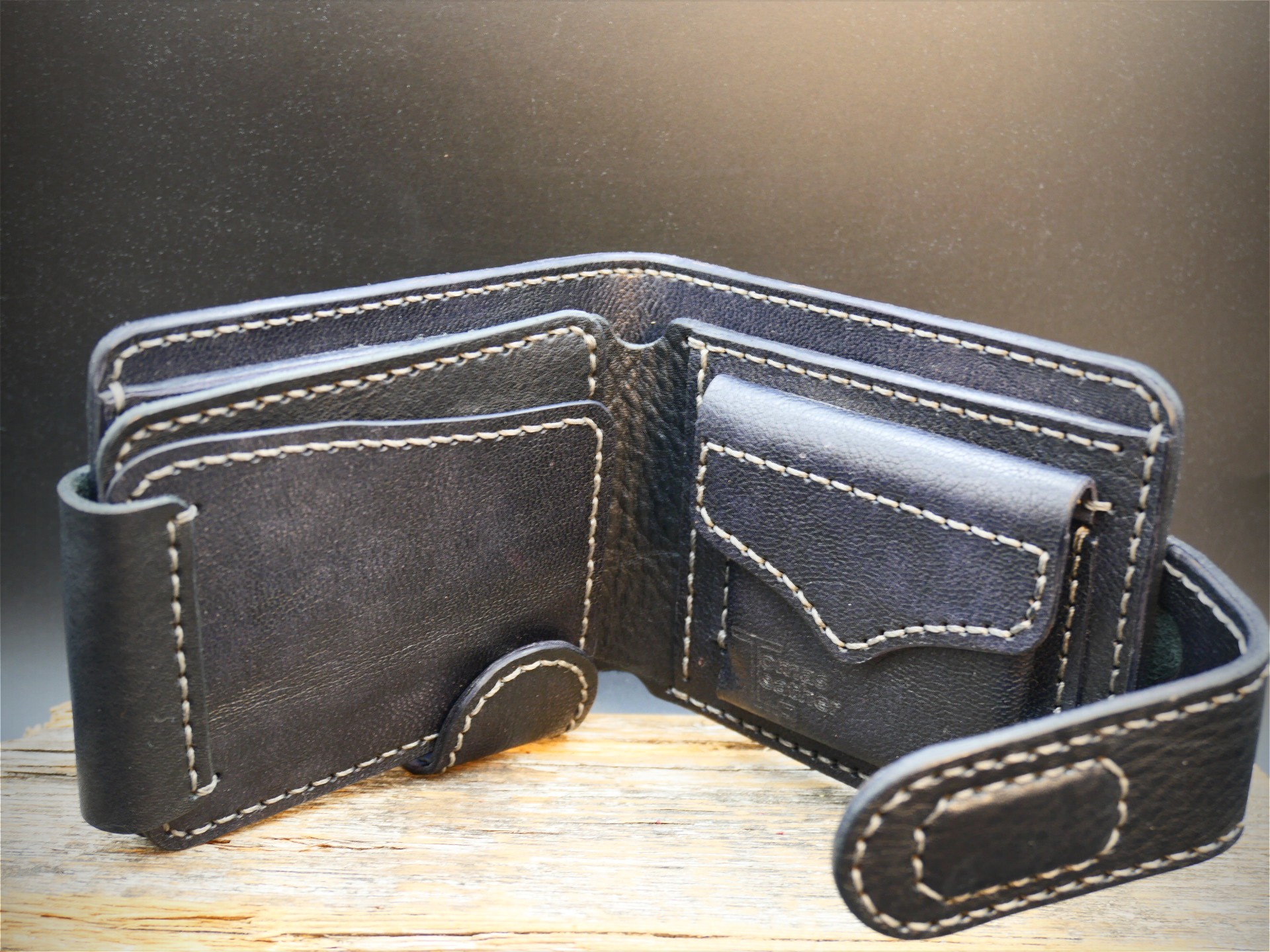 Juodos odos piniginė