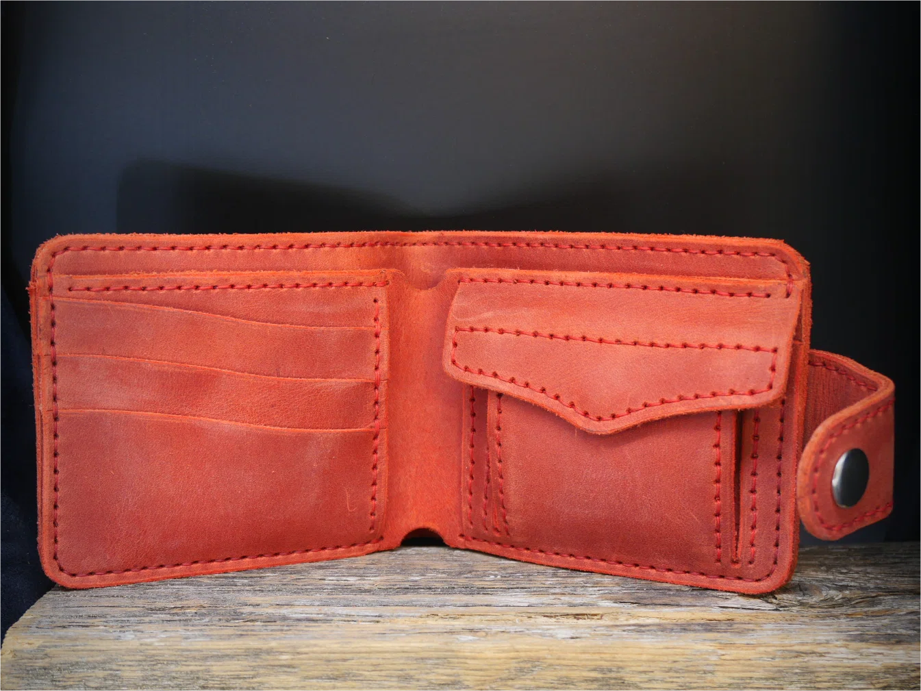 Raudona odinė piniginė "Crazy Horse"