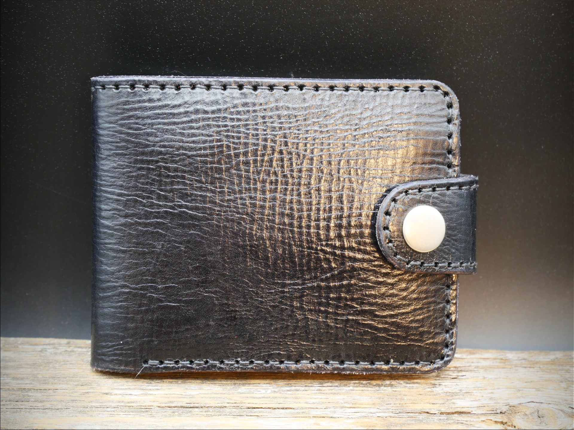 Juoda odinė piniginė